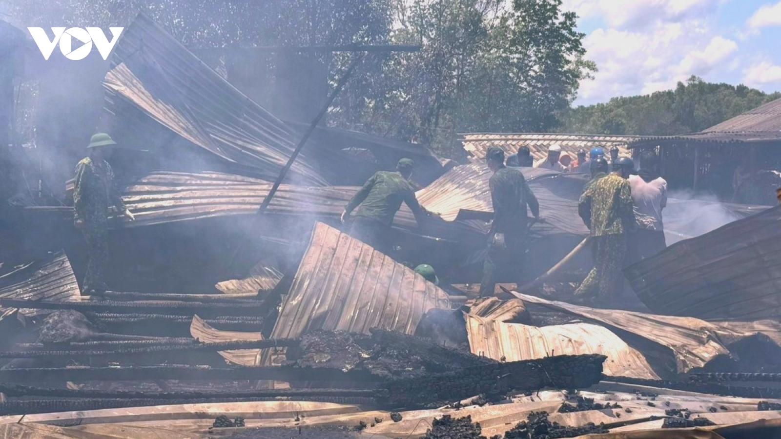 Cháy 5 nhà dân ở xã Đất Mũi, Cà Mau