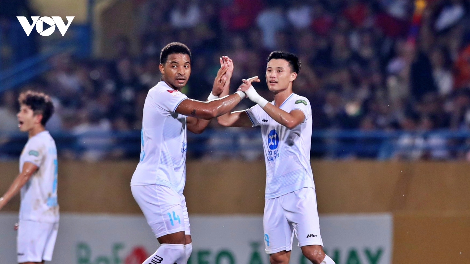 Trực tiếp CAHN 2-2 Nam Định: Jeferson Elías ghi bàn đẹp mắt