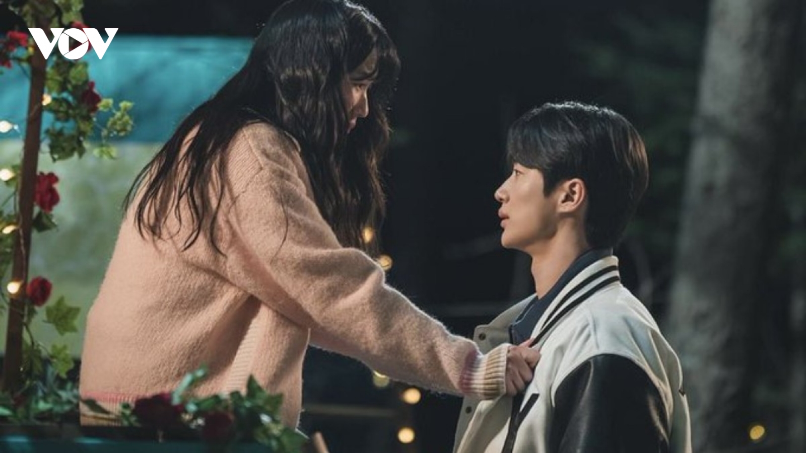 Công thức thành công của phim 'Lovely Runner' dù chỉ có rating 4%