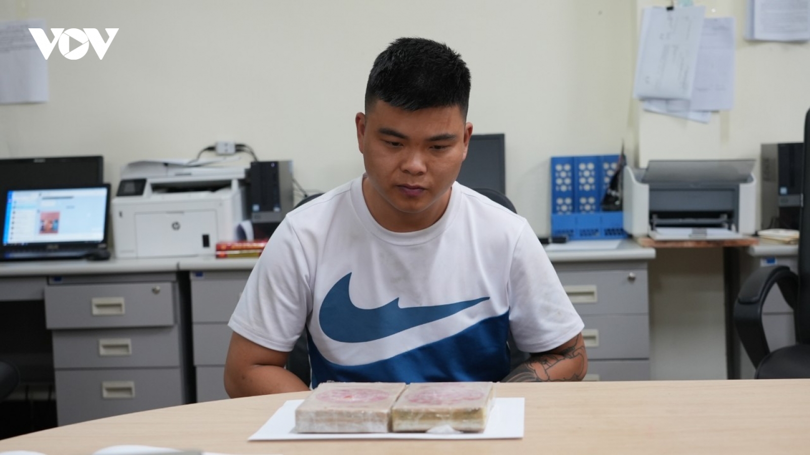 Cao Bằng bắt đối tượng vận chuyển 2 bánh heroin