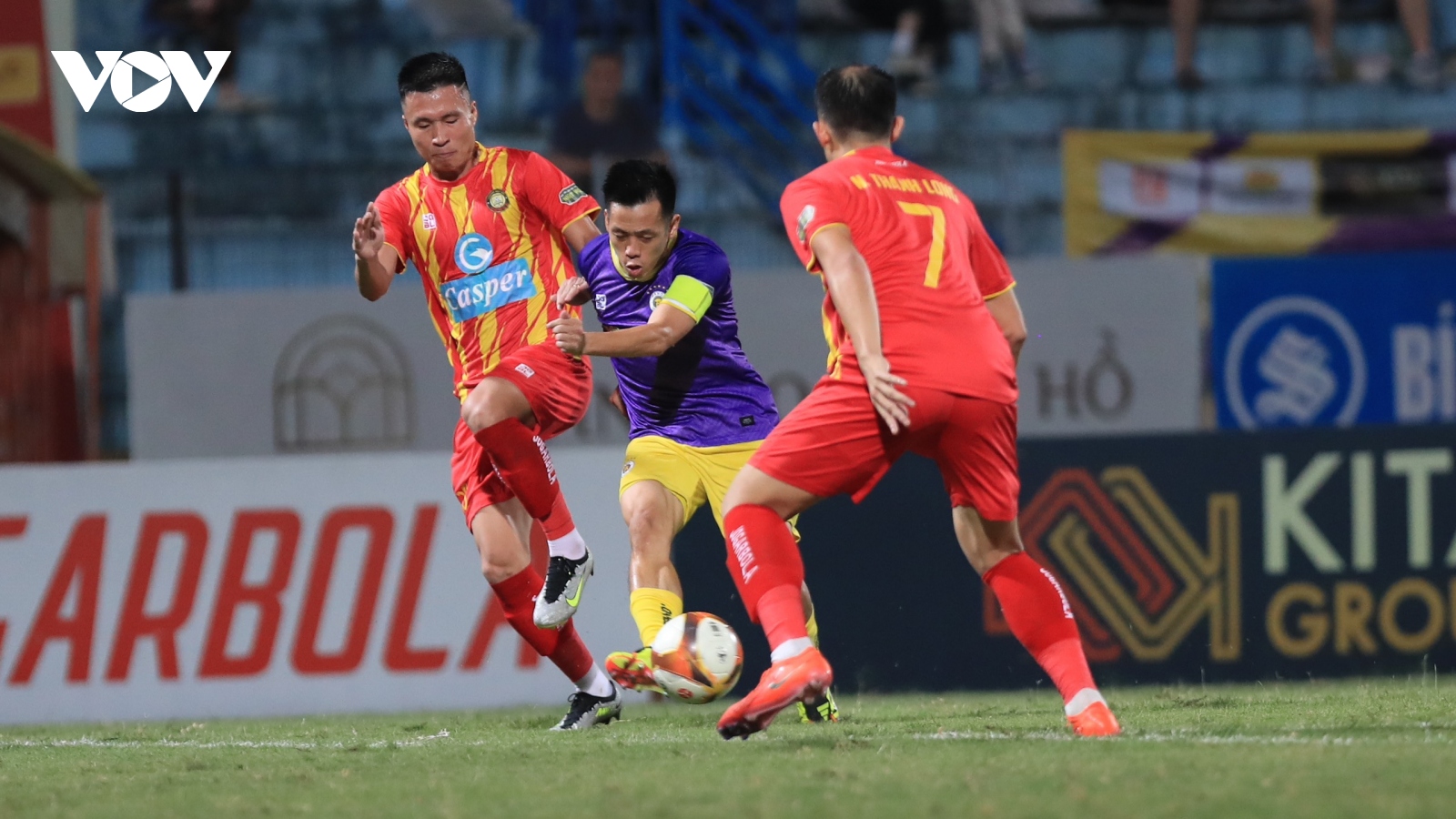 TRỰC TIẾP Hà Nội FC 2-1 Thanh Hóa: Văn Quyết lập cú đúp