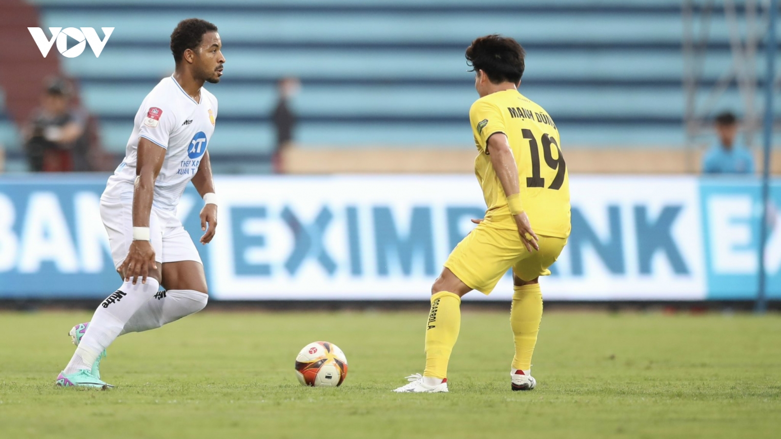 CLB Nam Định có thể lỡ hẹn với chức vô địch V-League 23/24 vì điều này