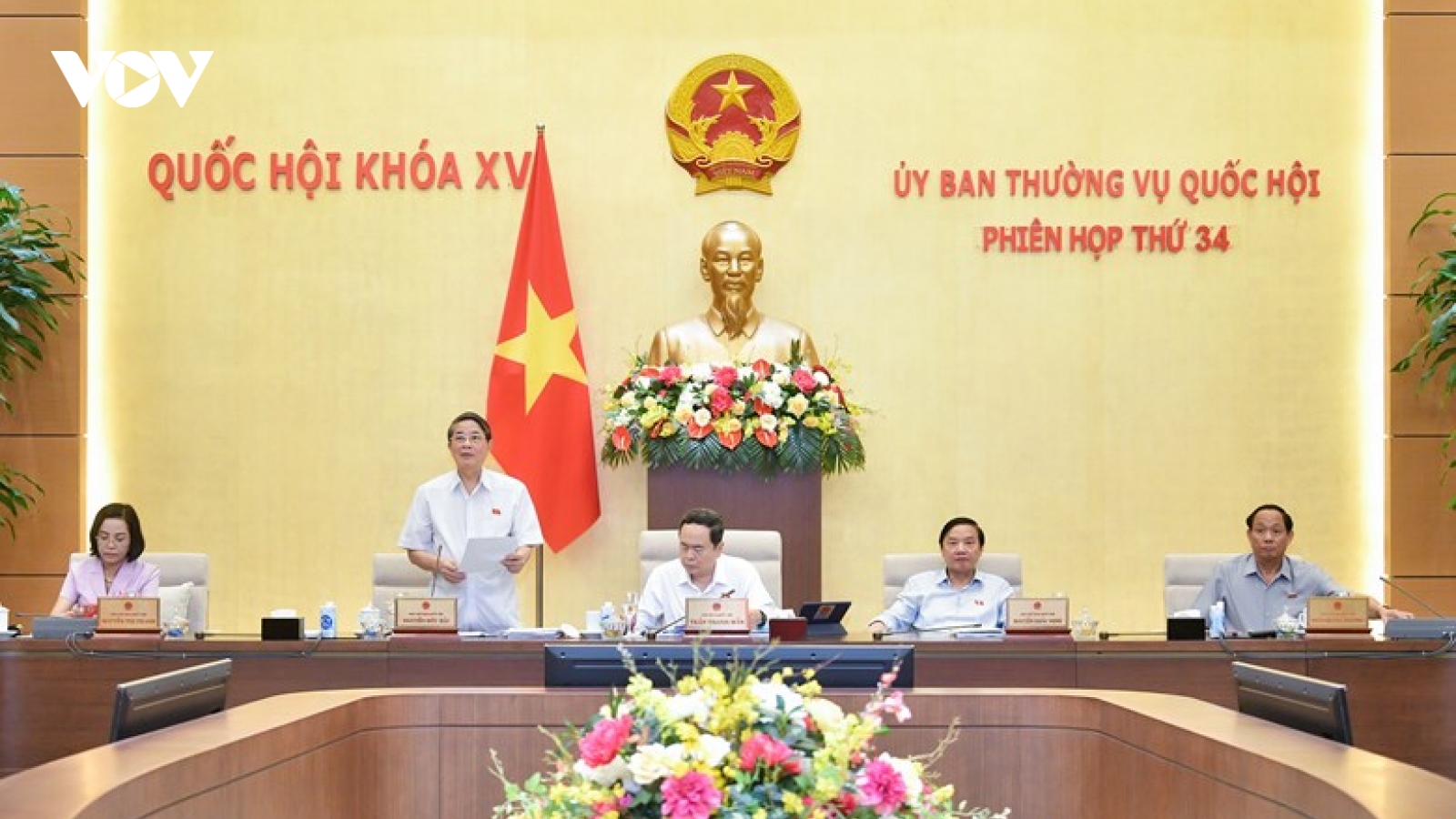 Thống nhất trình Quốc hội xem xét giảm tiếp thuế VAT 6 tháng cuối năm