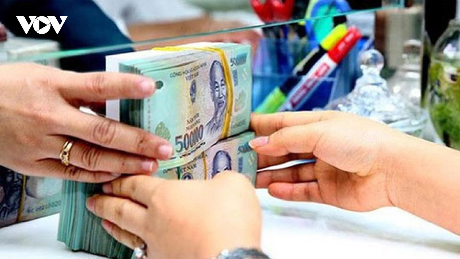 Vì sao nguồn vốn tín dụng vẫn chưa tới được tay doanh nghiệp?