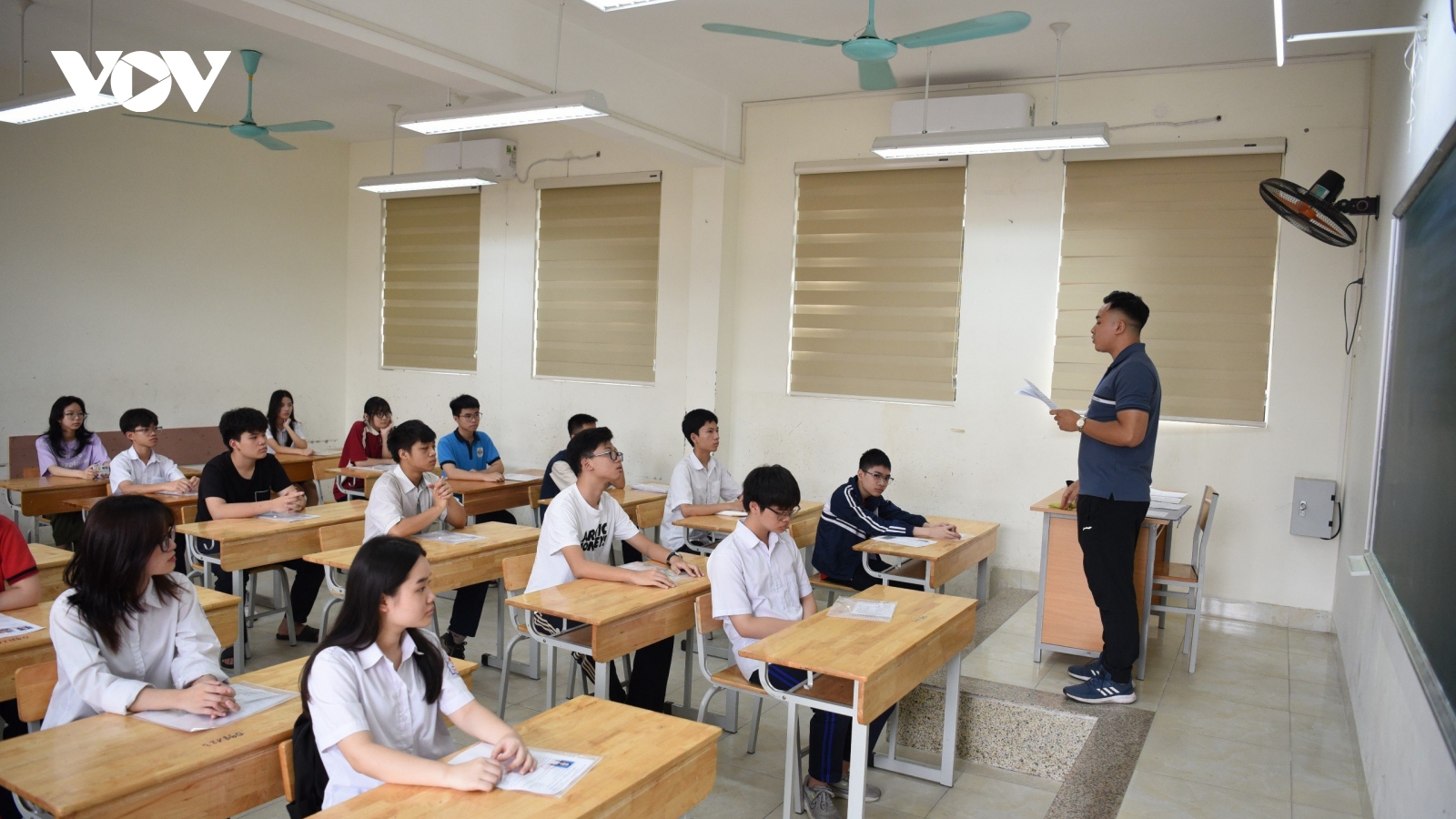 Hơn 117.000 học sinh Hà Nội làm thủ tục đăng ký dự thi vào lớp 10
