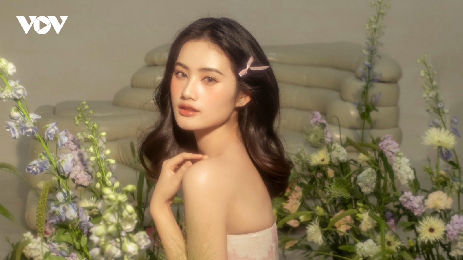 Hoa hậu Ý Nhi hóa nàng thơ đón sinh nhật tuổi 22