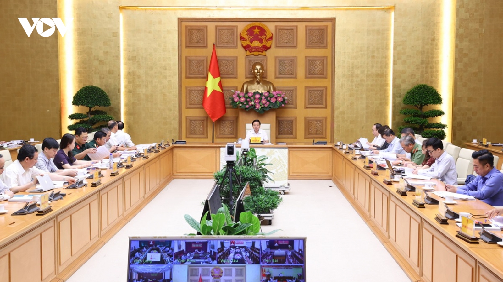 Phó Thủ tướng: Cân đối thị trường bất động sản, bảo đảm chỗ ở cho người dân