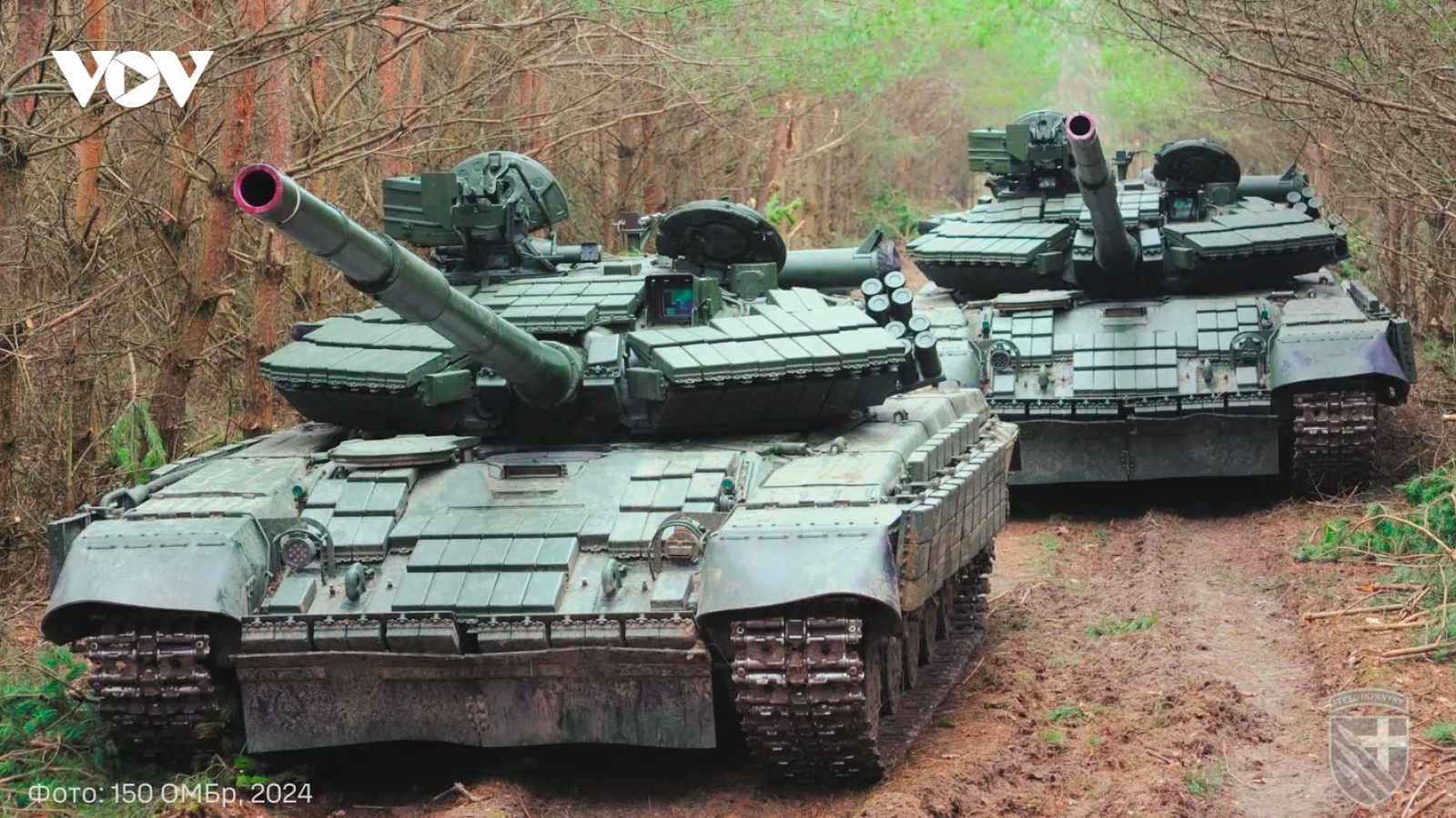 Xe tăng T-64 đóng vai trò chủ lực trong lúc Ukraine chờ viện trợ phương Tây