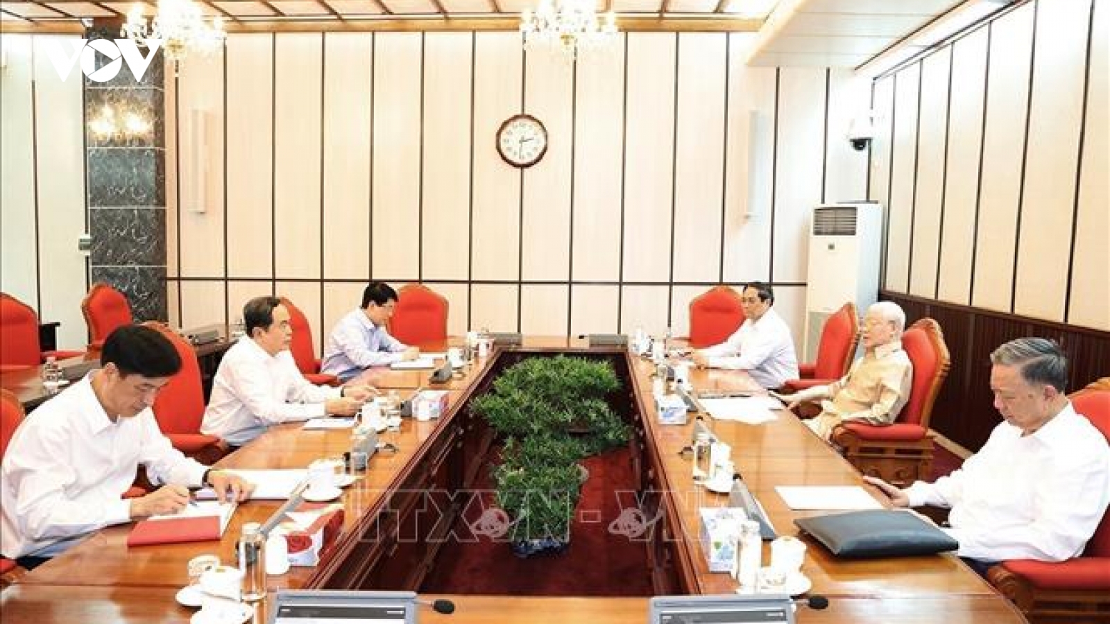 Tổng Bí thư Nguyễn Phú Trọng chủ trì cuộc họp lãnh đạo chủ chốt
