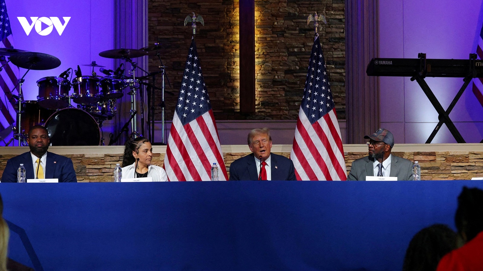 Ông Trump và Biden cùng nỗ lực tìm sự ủng hộ tại những bang “dao động”