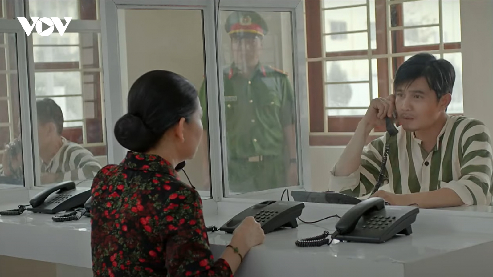 "Trạm cứu hộ trái tim" tập 39: Nghĩa phát hiện bé Gôn là con ruột của Việt?