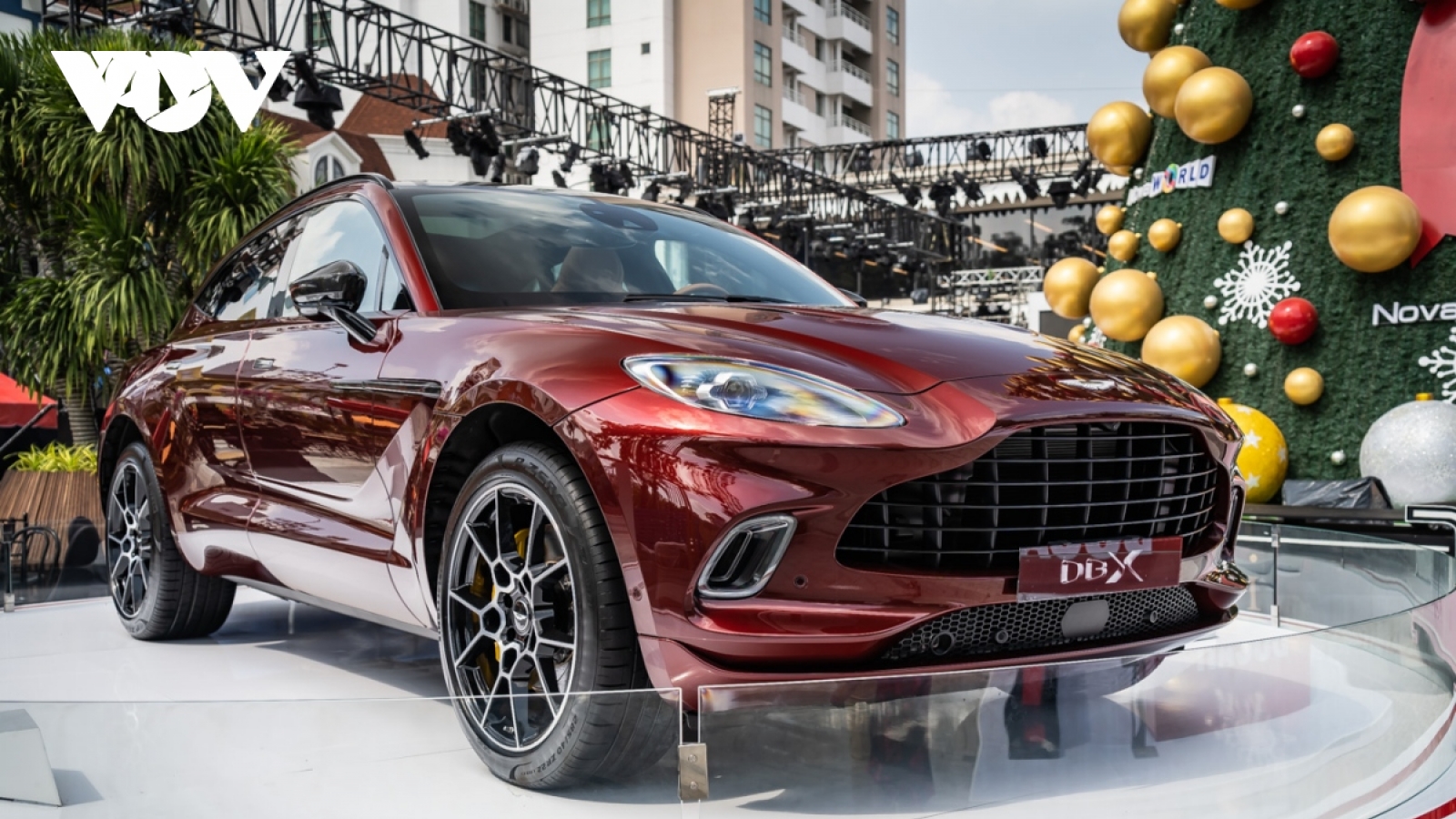Triệu hồi Aston Martin DBX tại Việt Nam do nguy cơ chết máy