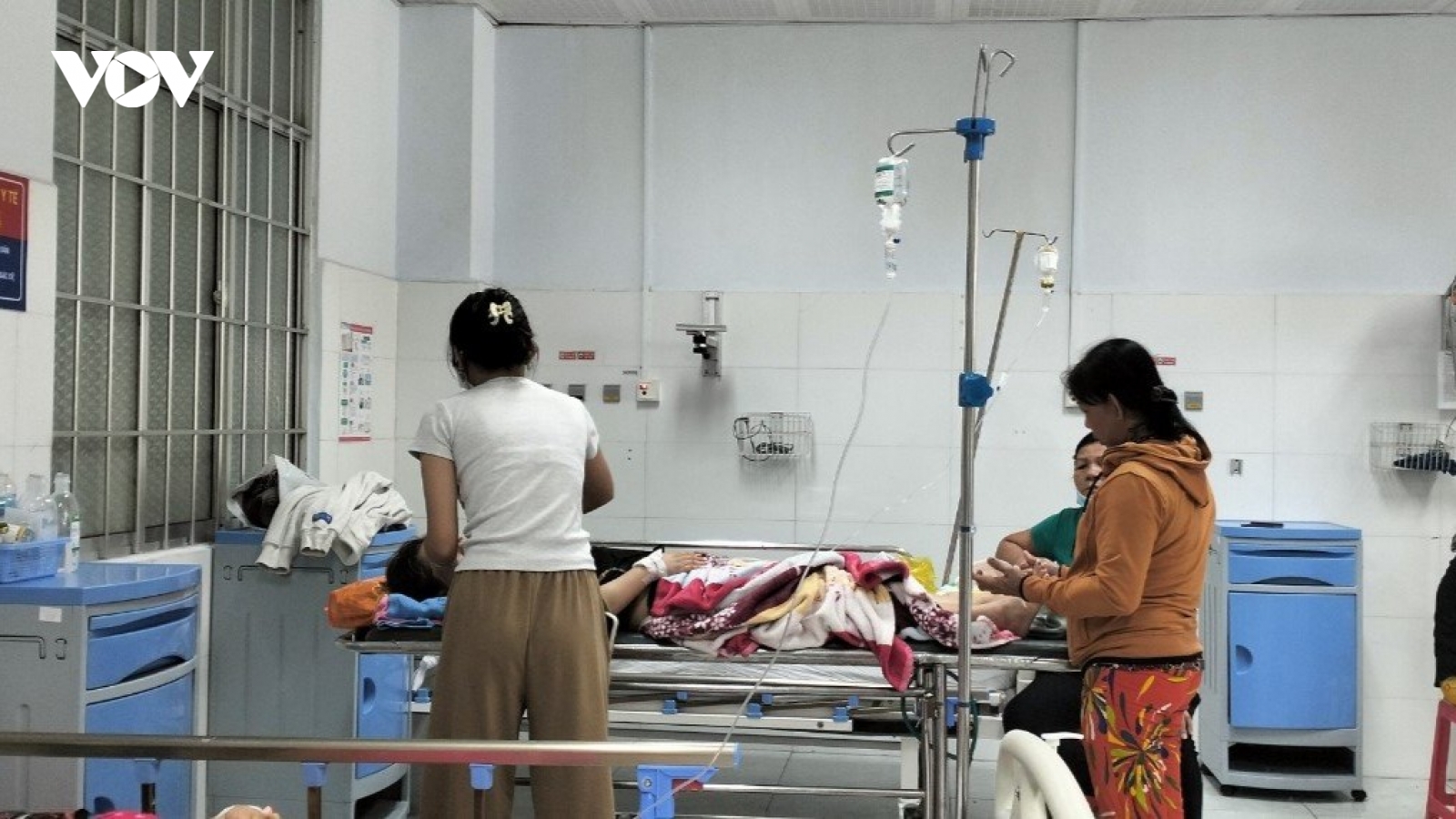 Tạm giữ thanh niên dùng dao đâm 2 người hàng xóm thương vong