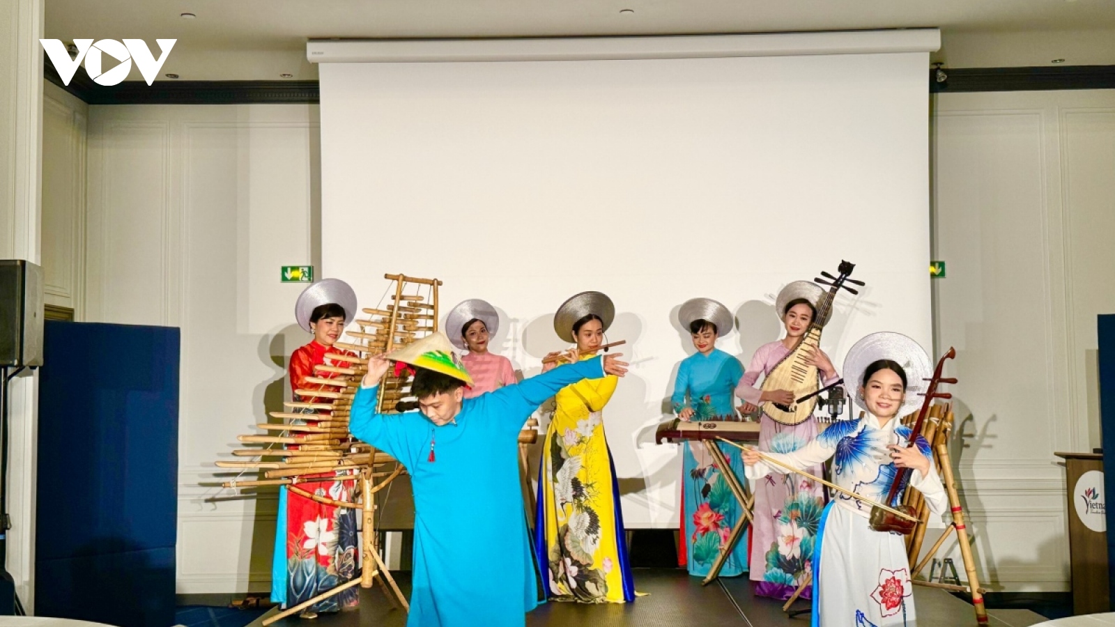 Vietnamese tourism potential introduced in Europe