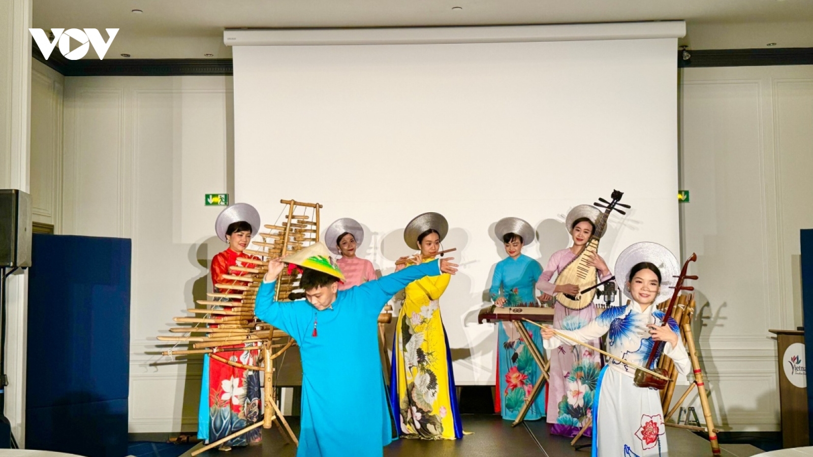 Vietnamese tourism potential introduced in Europe
