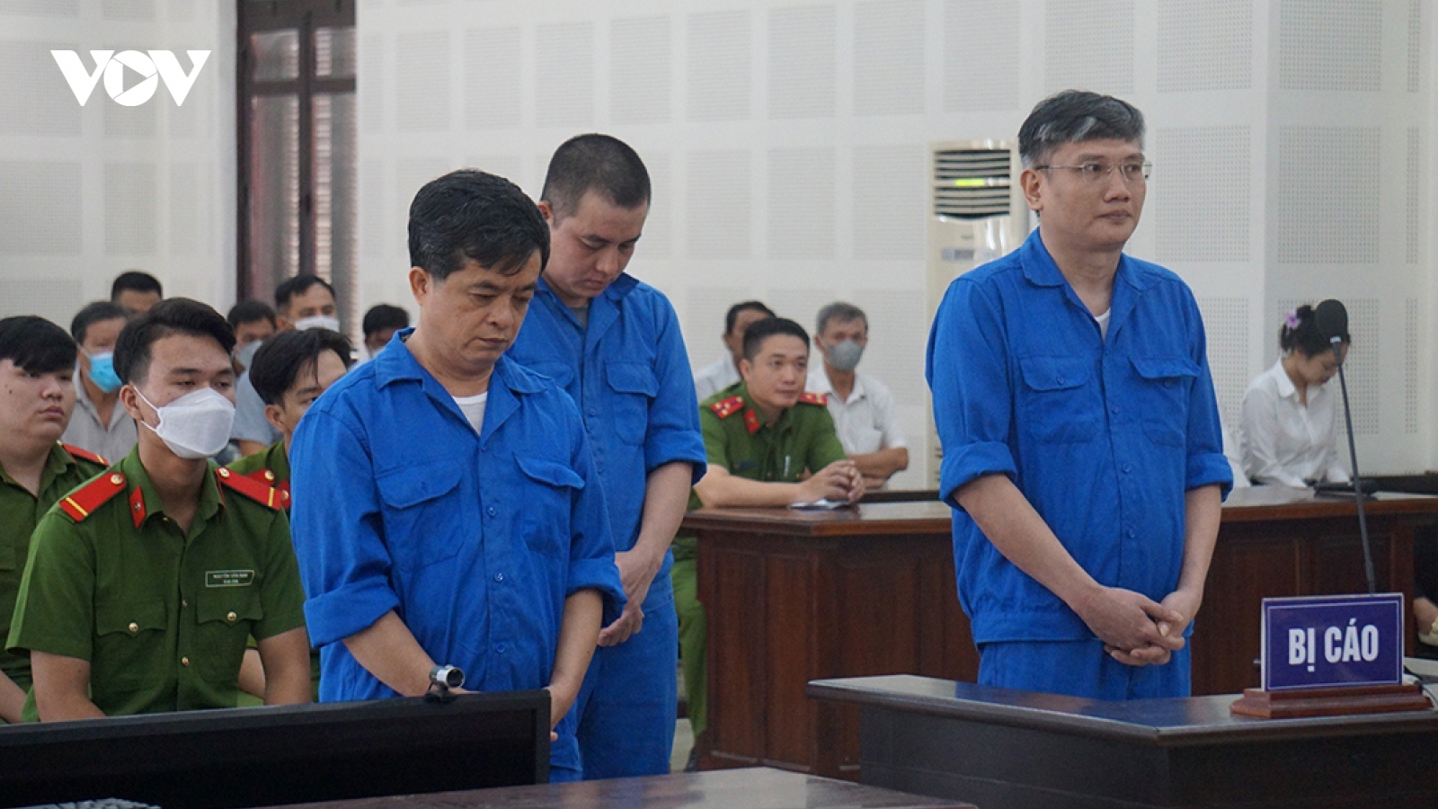 Nhận hối lộ, Giám đốc Trung tâm Đăng kiểm và đồng phạm lãnh án tù