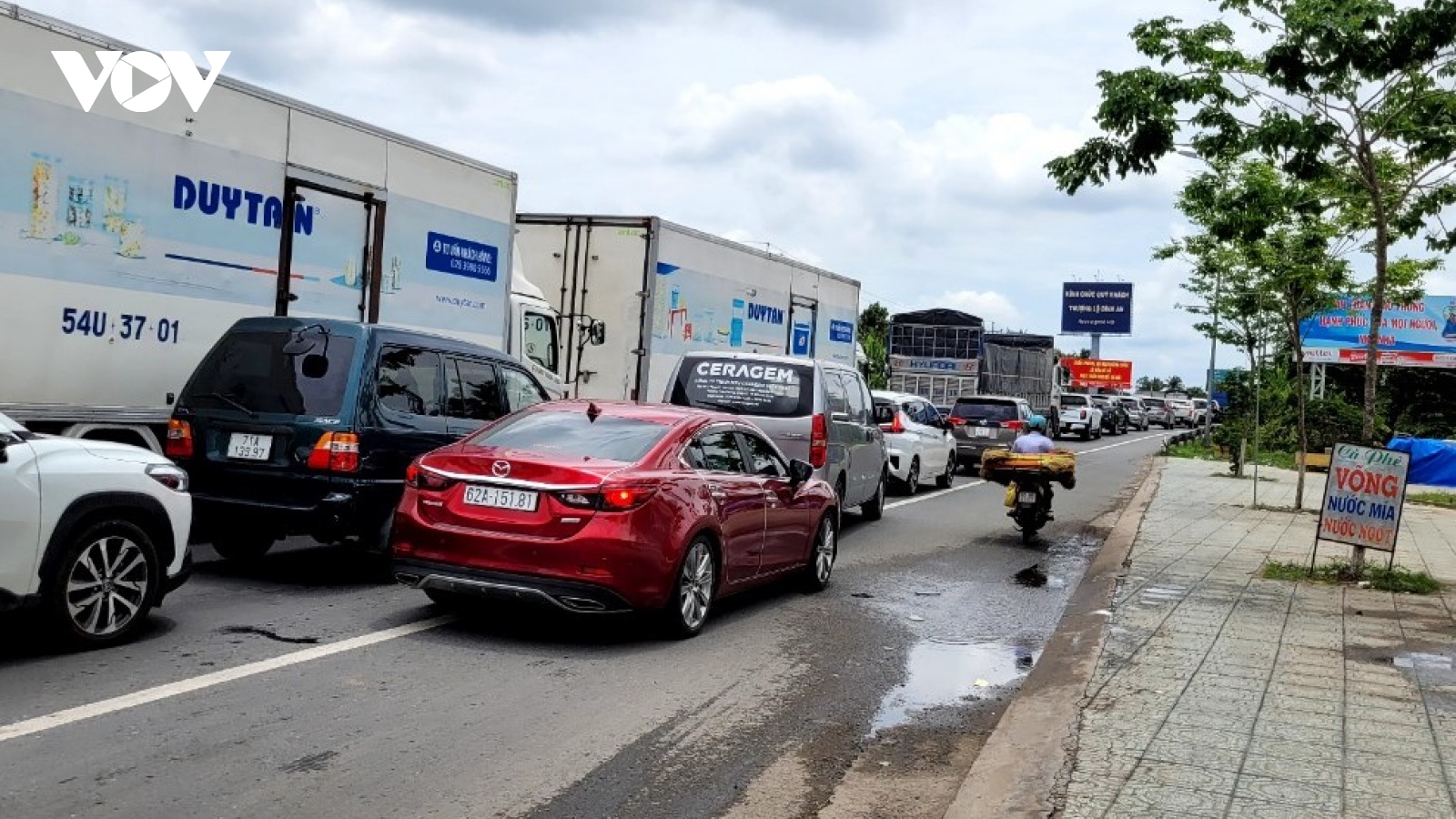 Tiền Giang, Bến Tre: Vẫn xảy ra ùn ứ giao thông nghiêm trọng tại cầu Rạch Miễu