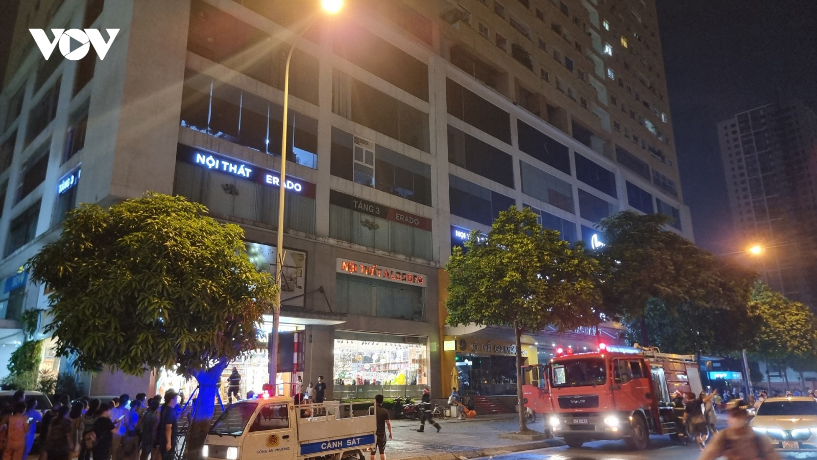 Cháy ở chung cư Bắc Hà, khói đen nghi ngút