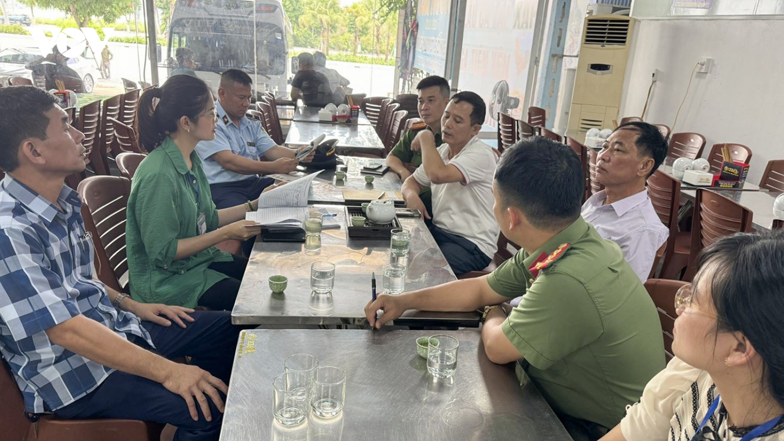 Quảng Ninh xử phạt, yêu cầu nhà hàng xin lỗi vì đuổi khách, niêm yết giá mập mờ