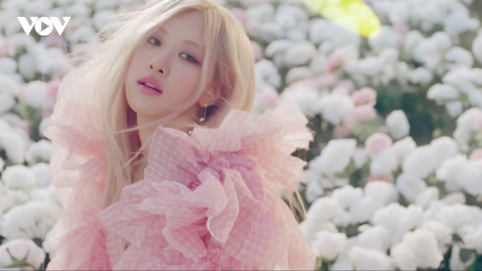 Rosé (Blackpink) sẽ ra sao khi đầu quân cho "phù thủy âm nhạc" Teddy?