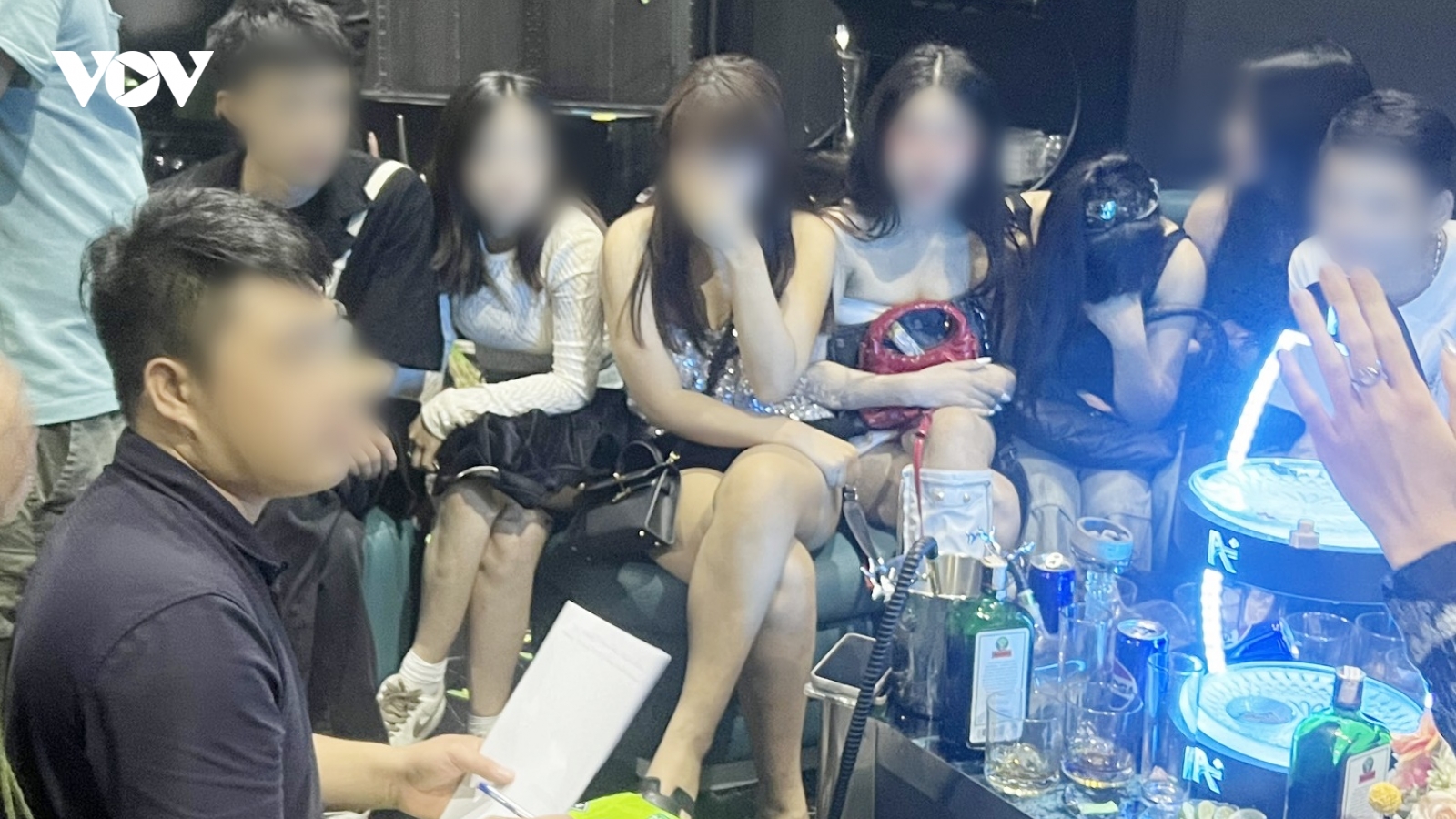 Phát hiện nhiều dân chơi sử dụng ma túy trong quán bar A Plus tại Hà Nội