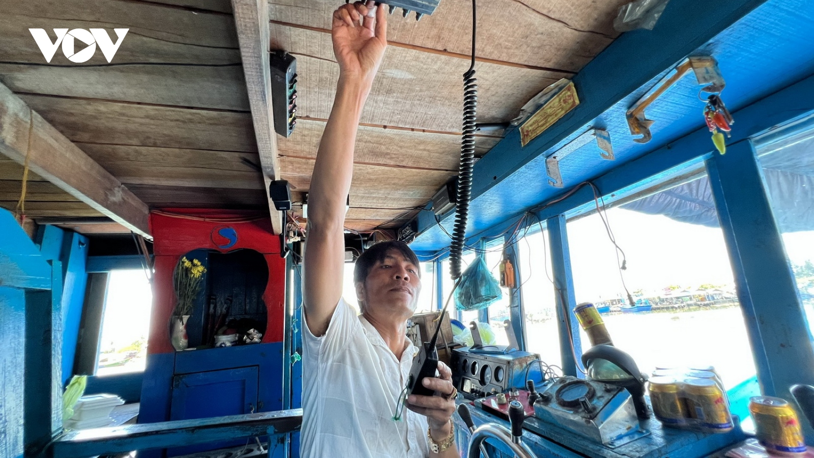 Ngư dân Quảng Ngãi gặp khó khi sử dụng máy định vị VX- 1700