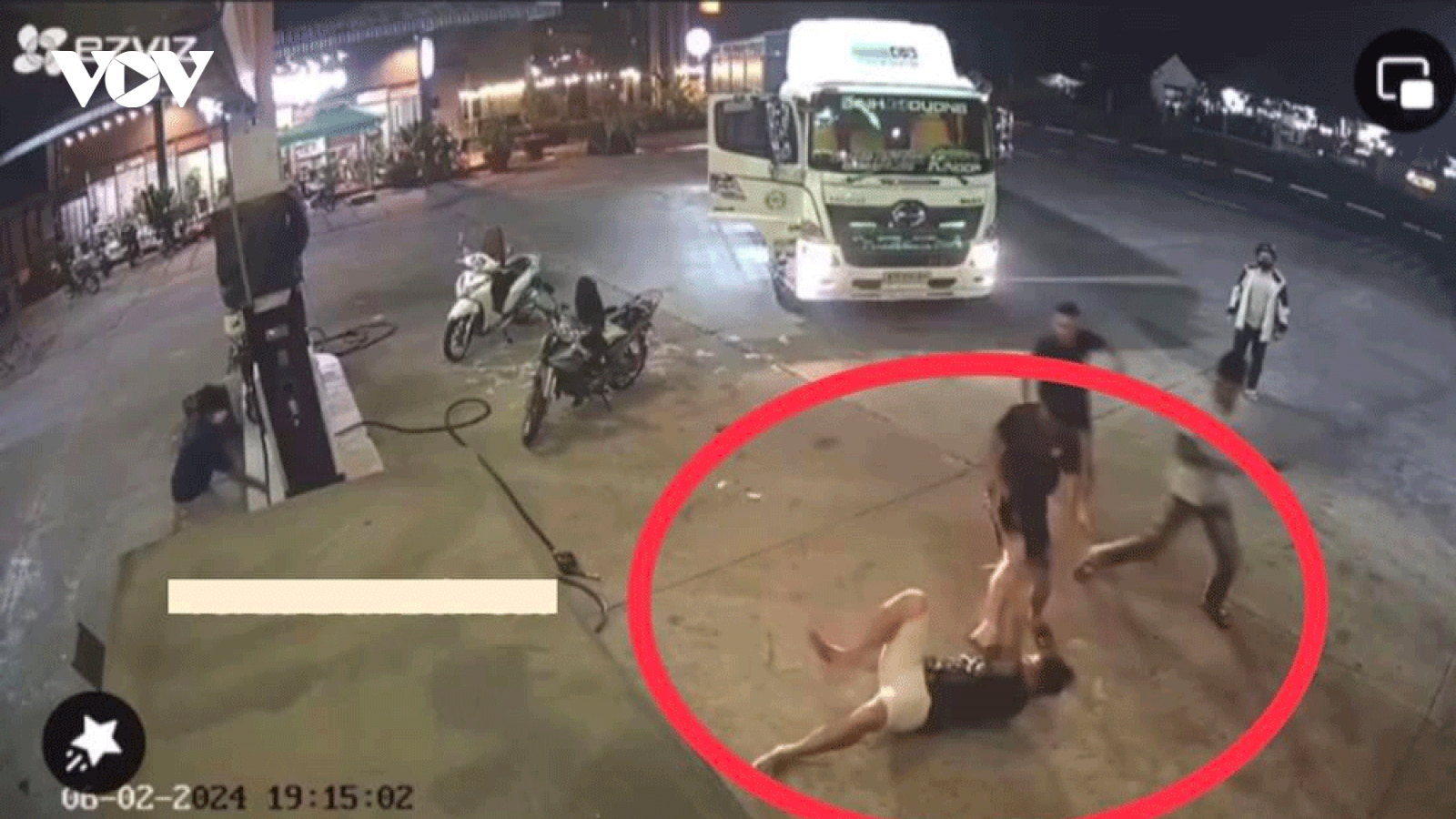Nóng 24h: Nhóm người hành hung nhân viên cây xăng khai nguyên nhân vụ việc