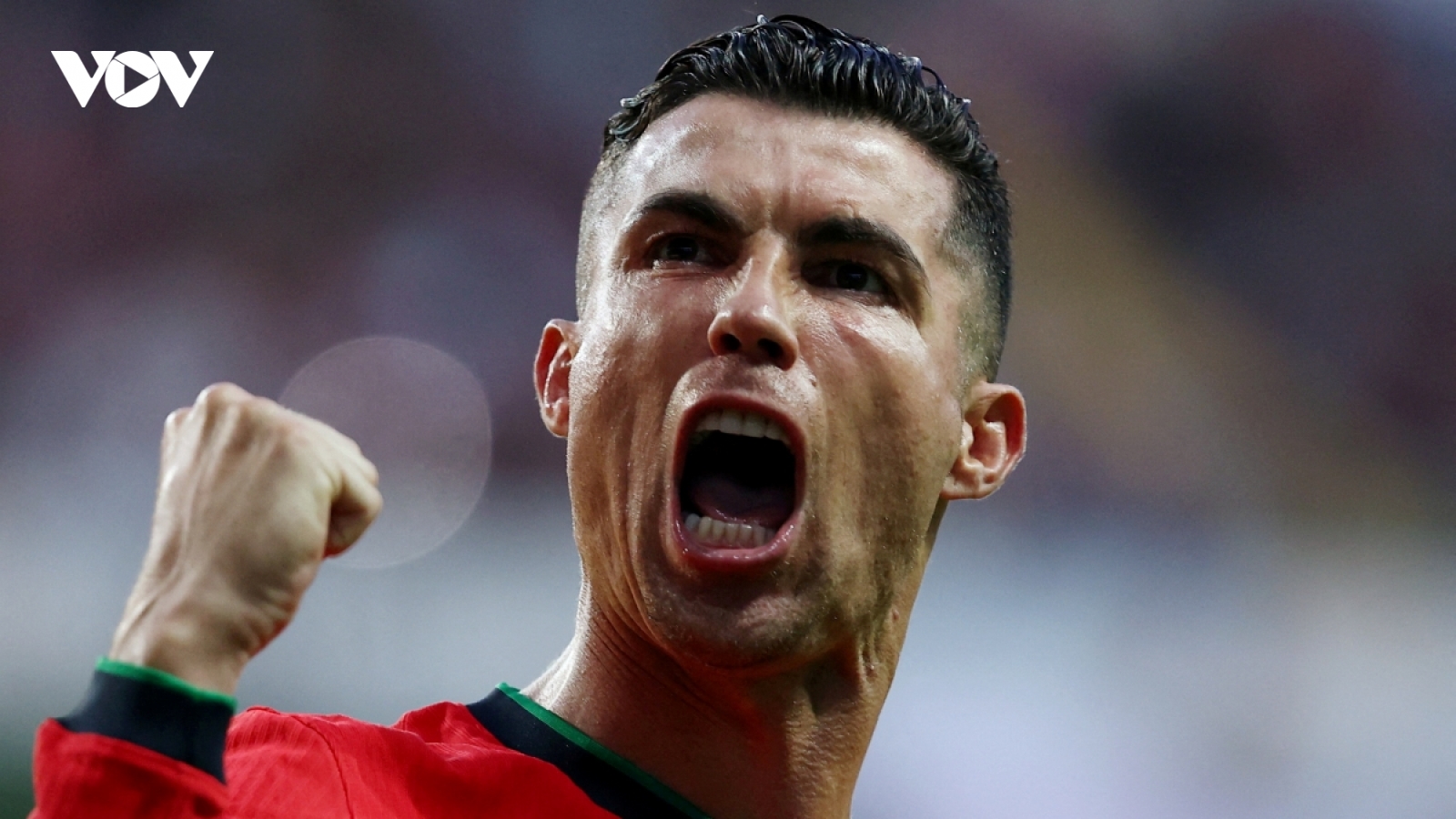 HLV Martinez bênh vực Ronaldo trước trận đấu với CH Séc
