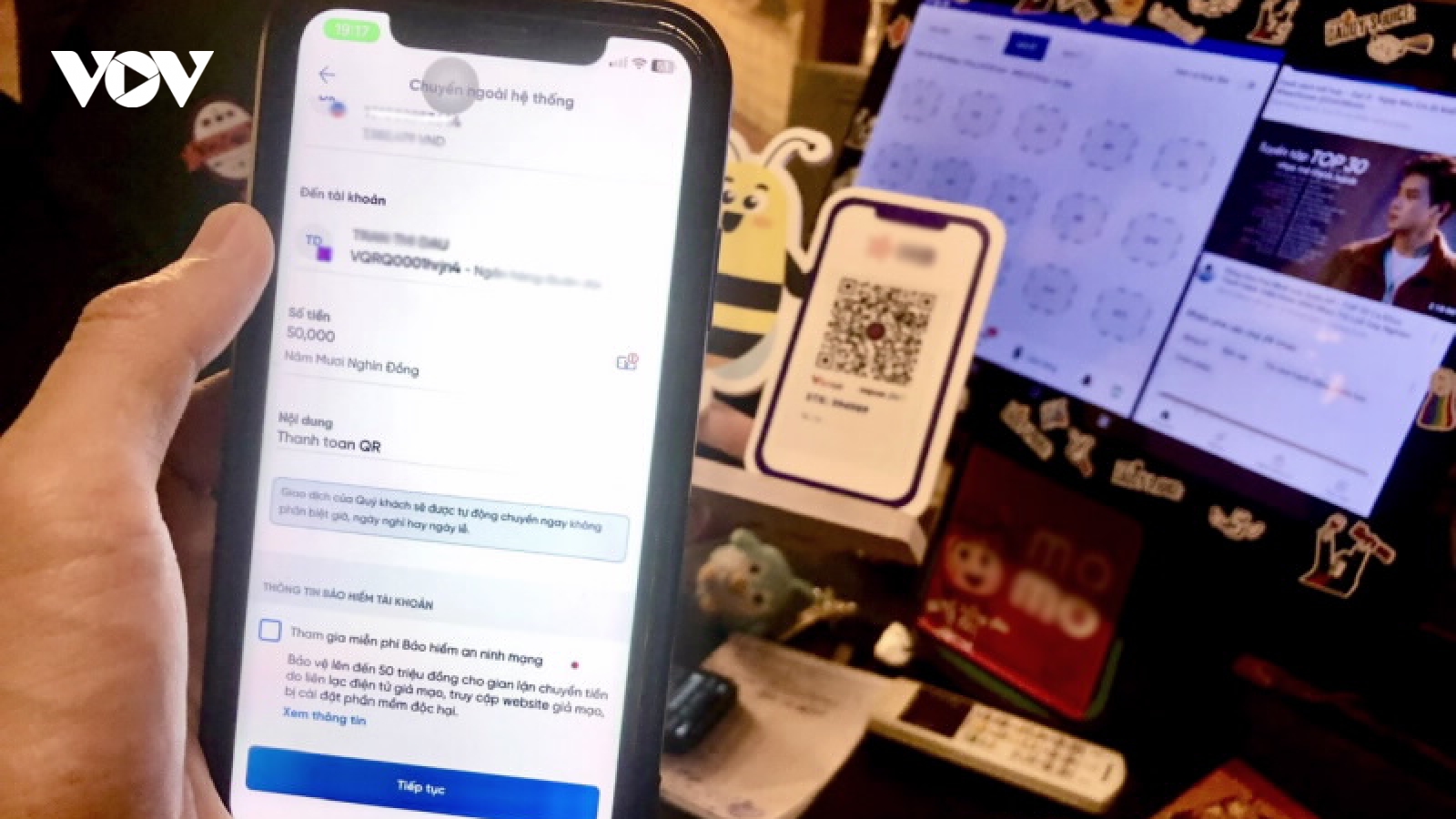 "Giờ G" đã điểm, nhiều người vẫn loay hoay với xác thực sinh trắc học