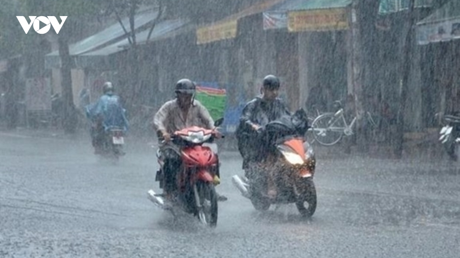 Thời tiết hôm nay 15/6: Hà Nội có lúc có mưa rào và dông, ngày nắng gián đoạn