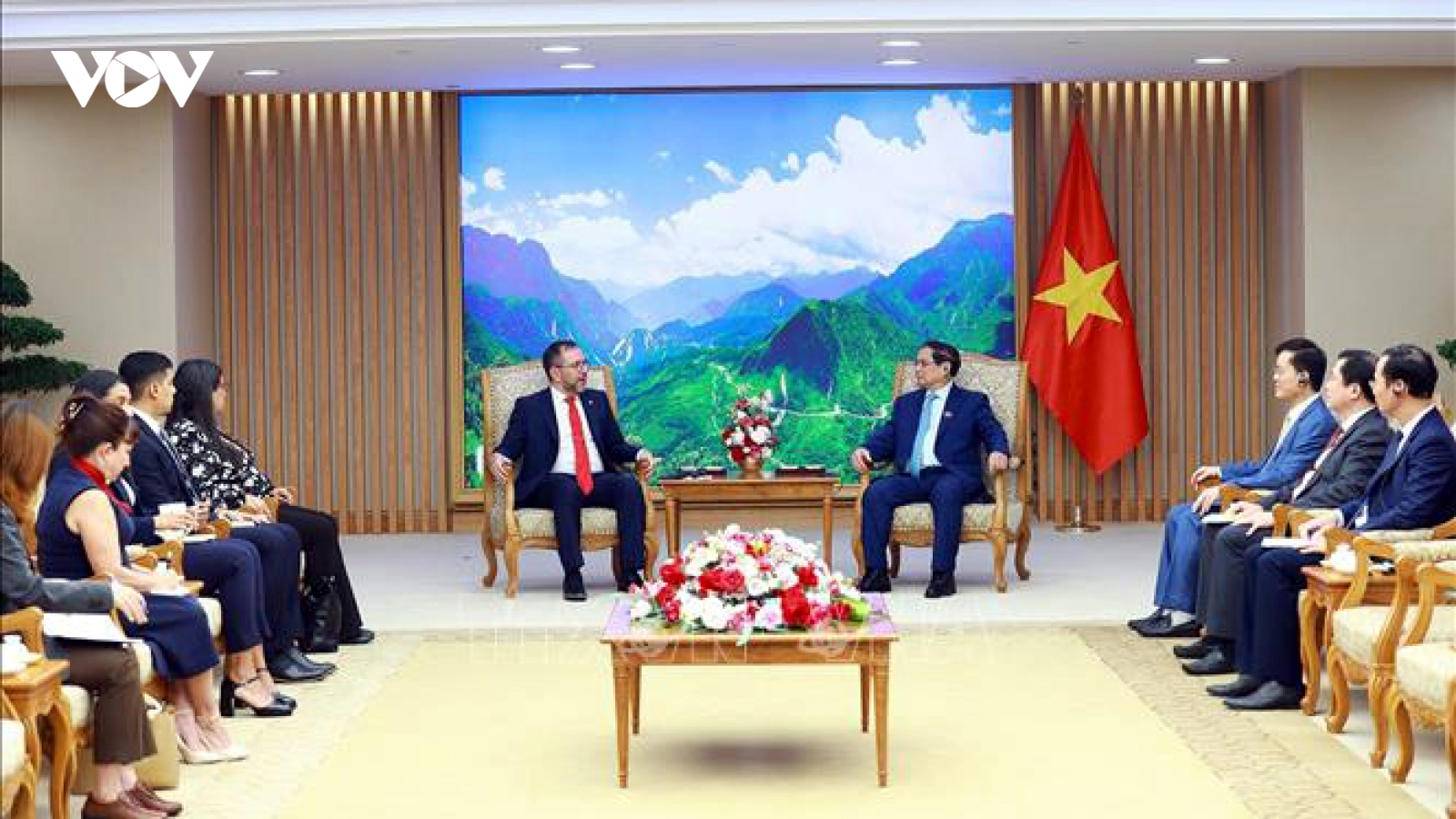Thủ tướng Chính phủ tiếp Bộ trưởng ngoại giao Venezuela