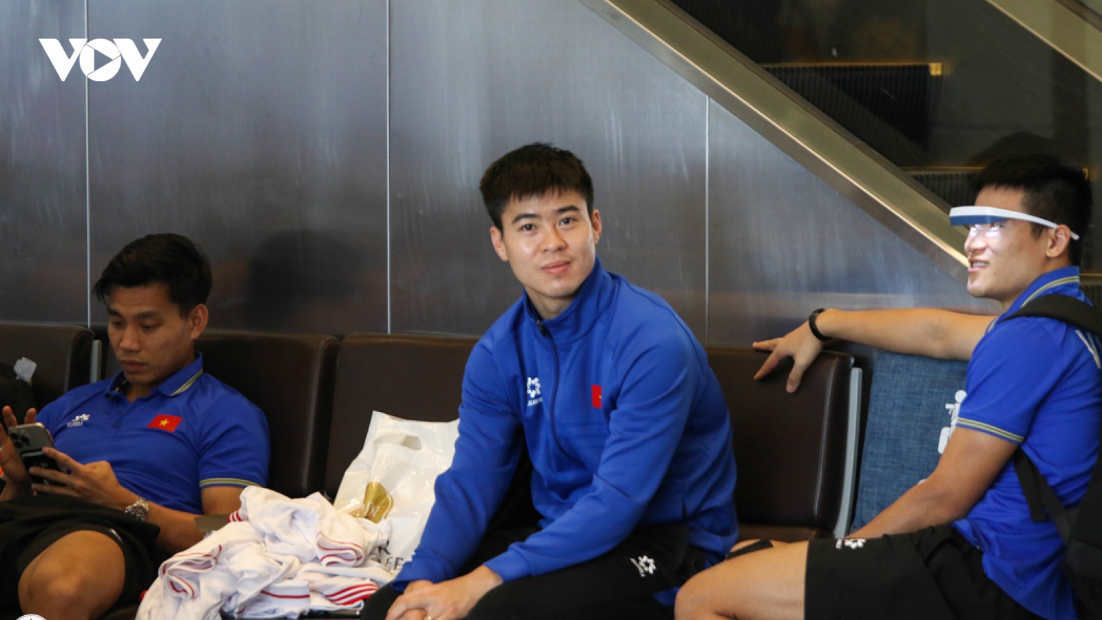 ĐT Việt Nam về nước, các cầu thủ lập tức chuẩn bị đá V-League