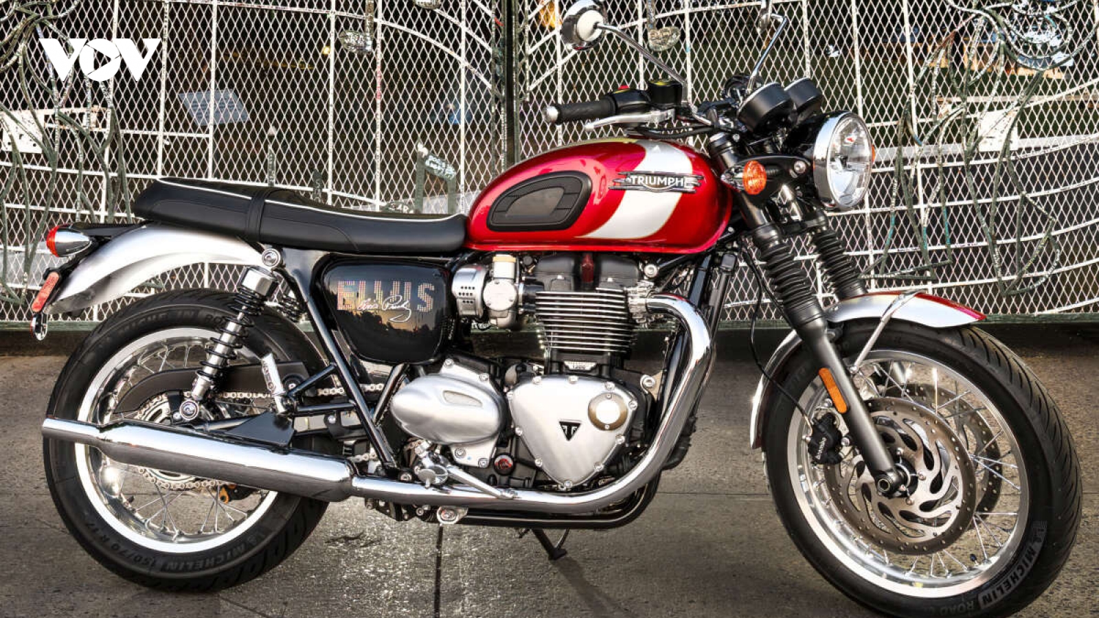 Chiêm ngưỡng Triumph T120 Bonneville Elvis 2024 phiên bản giới hạn chỉ 925 chiếc