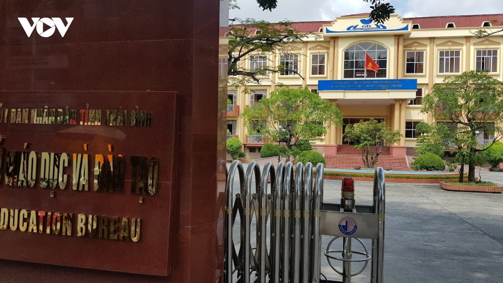 Tạm đình chỉ Giám đốc Sở GD-ĐT Thái Bình để thanh tra kỳ thi tuyển sinh vào 10