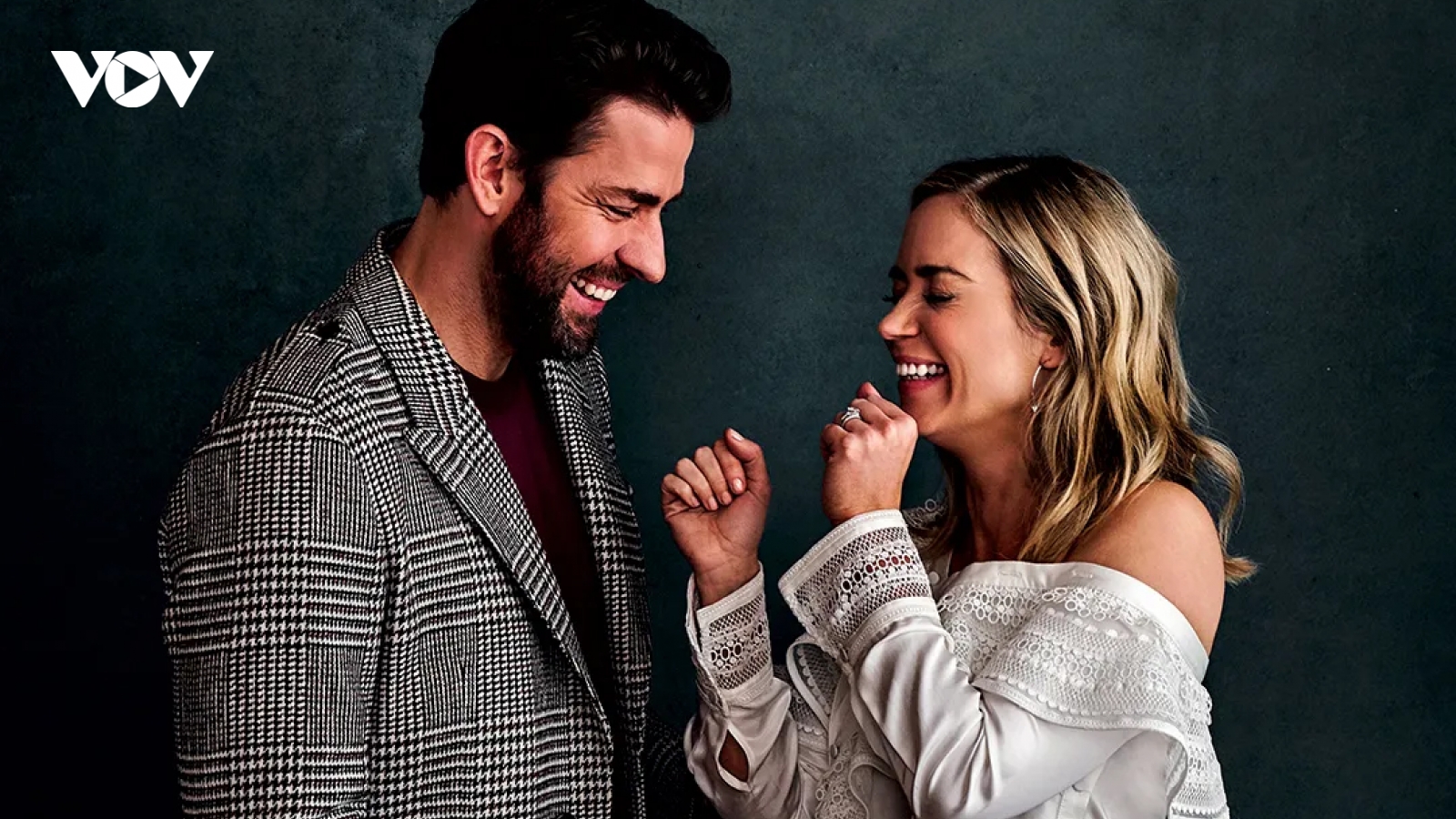 Chuyện tình cổ tích gần 2 thập kỷ của Emily Blunt và John Krasinski