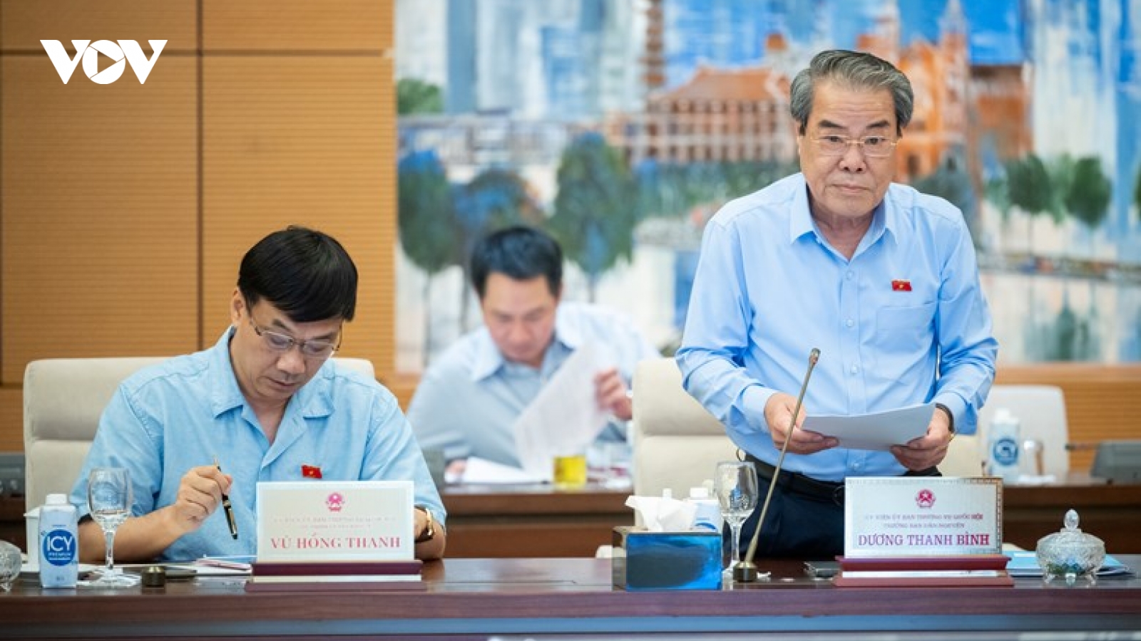 "Cử tri đặc biệt quan tâm đến việc Quốc hội điều chỉnh mức lương"