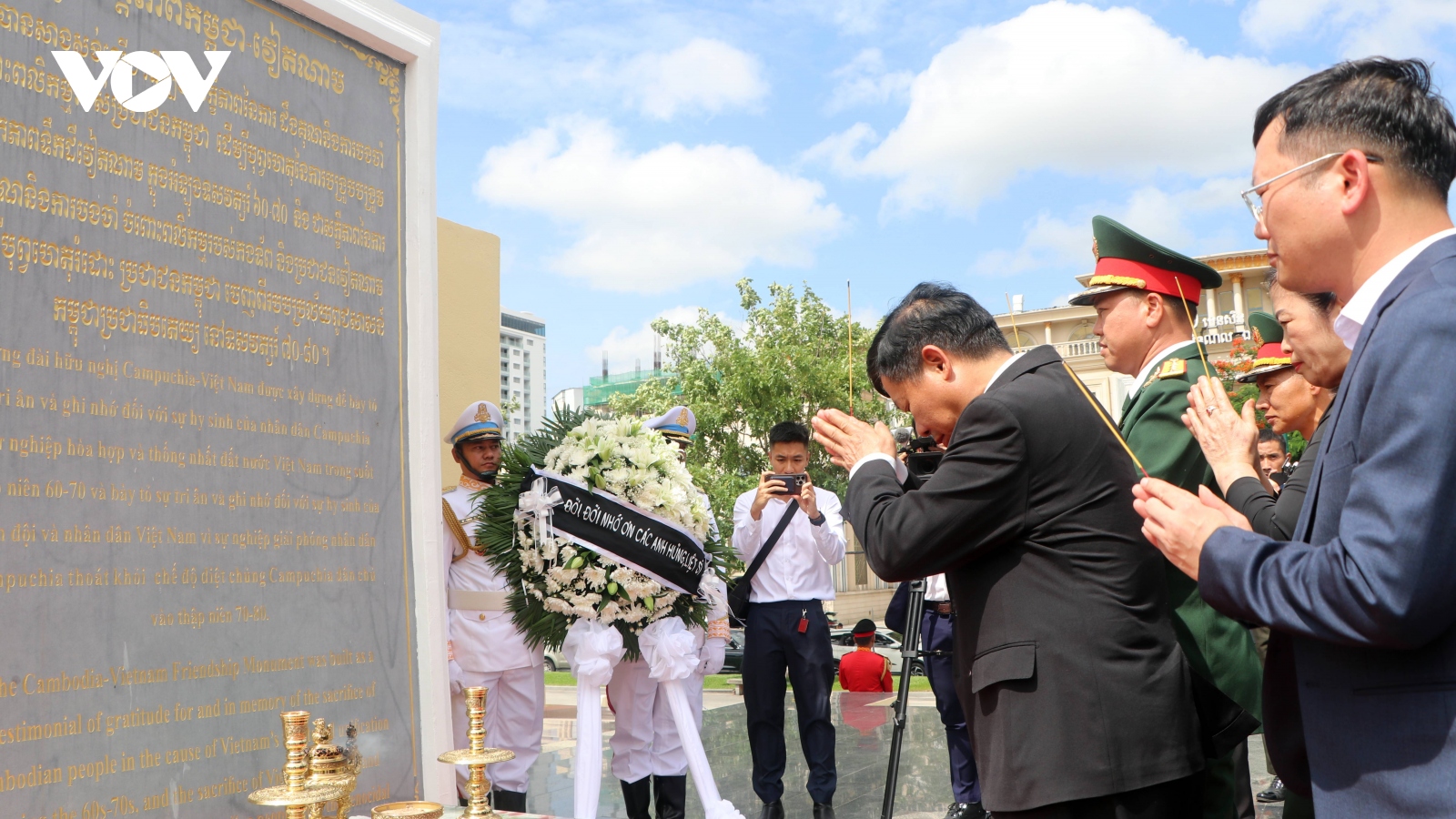 Đại sứ quán Việt Nam tại Campuchia kỷ niệm 77 năm Ngày Thương binh - Liệt sĩ