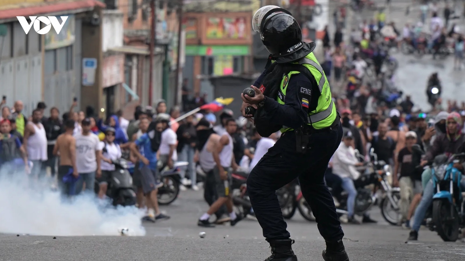 Venezuela bắt 749 người vì tội bạo loạn sau bầu cử