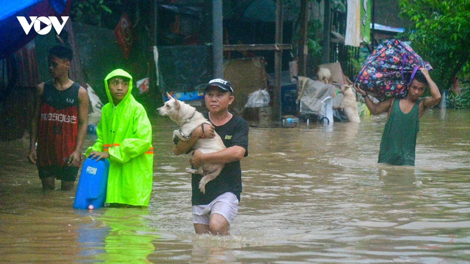 Hậu quả nặng nề sau khi bão Carina quét qua Philippines