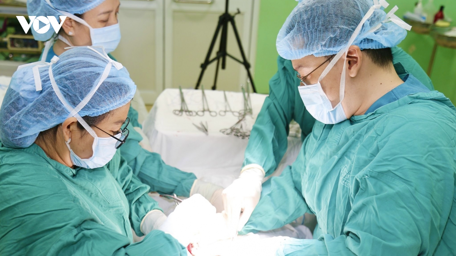 Thêm một bé trai chào đời sau khi được thông tim trong bào thai