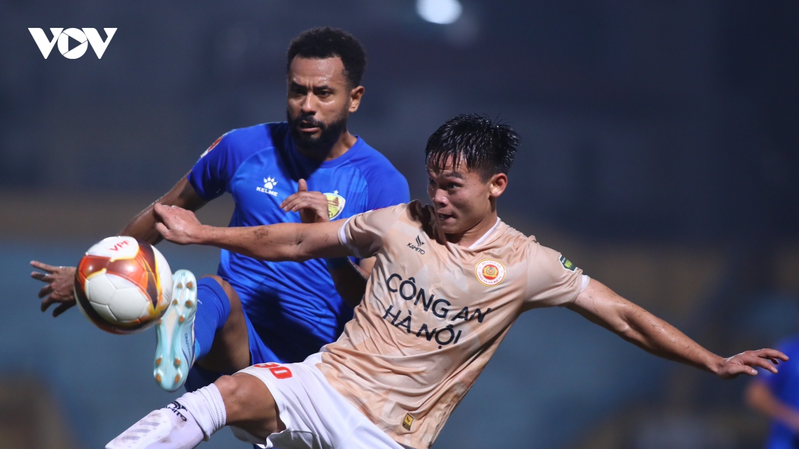 Chuyển nhượng V-League: SLNA bổ sung tuyển thủ U23 Việt Nam