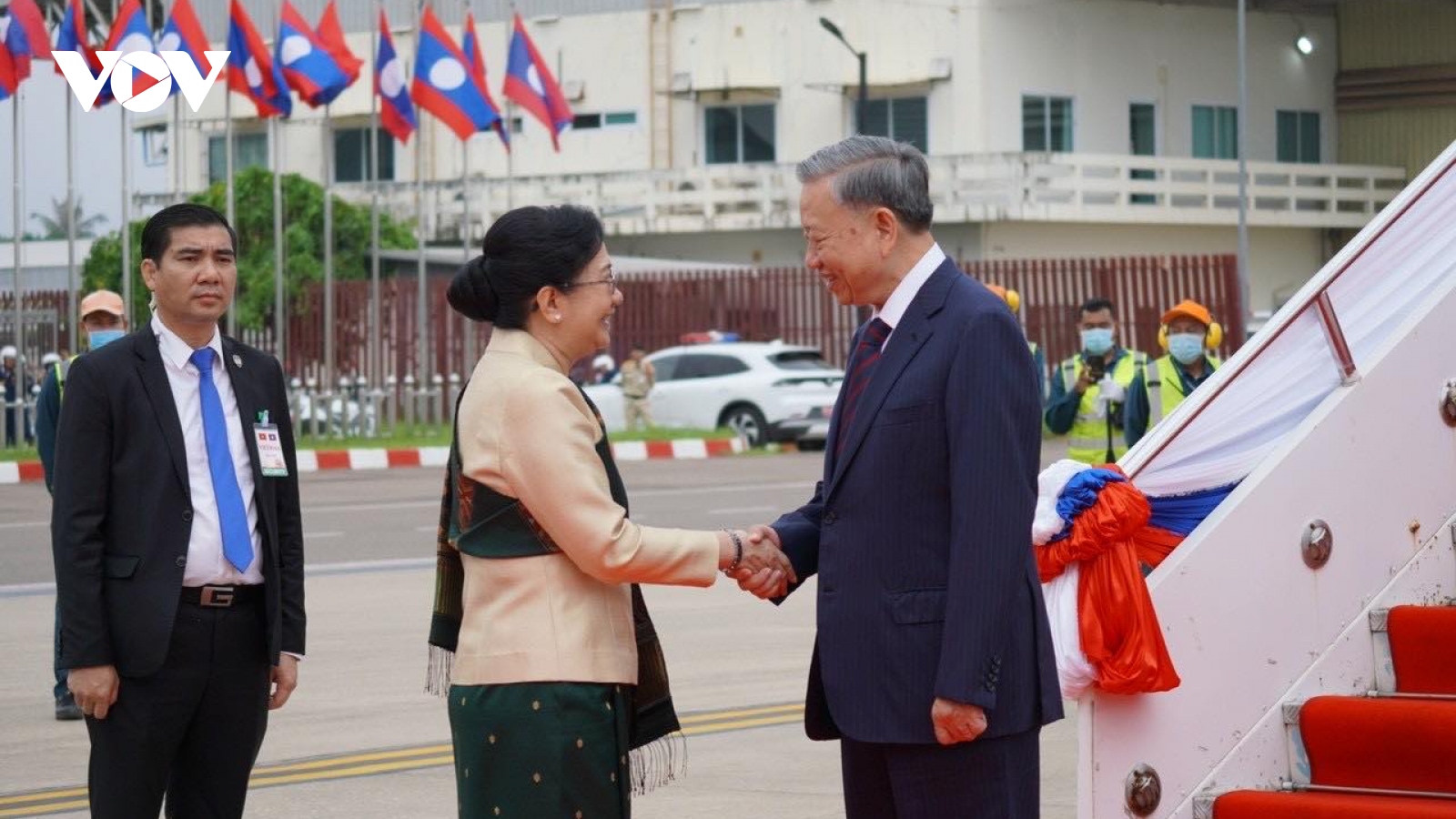 Chủ tịch nước Tô Lâm đến Vientiane, bắt đầu thăm cấp Nhà nước CHDCND Lào