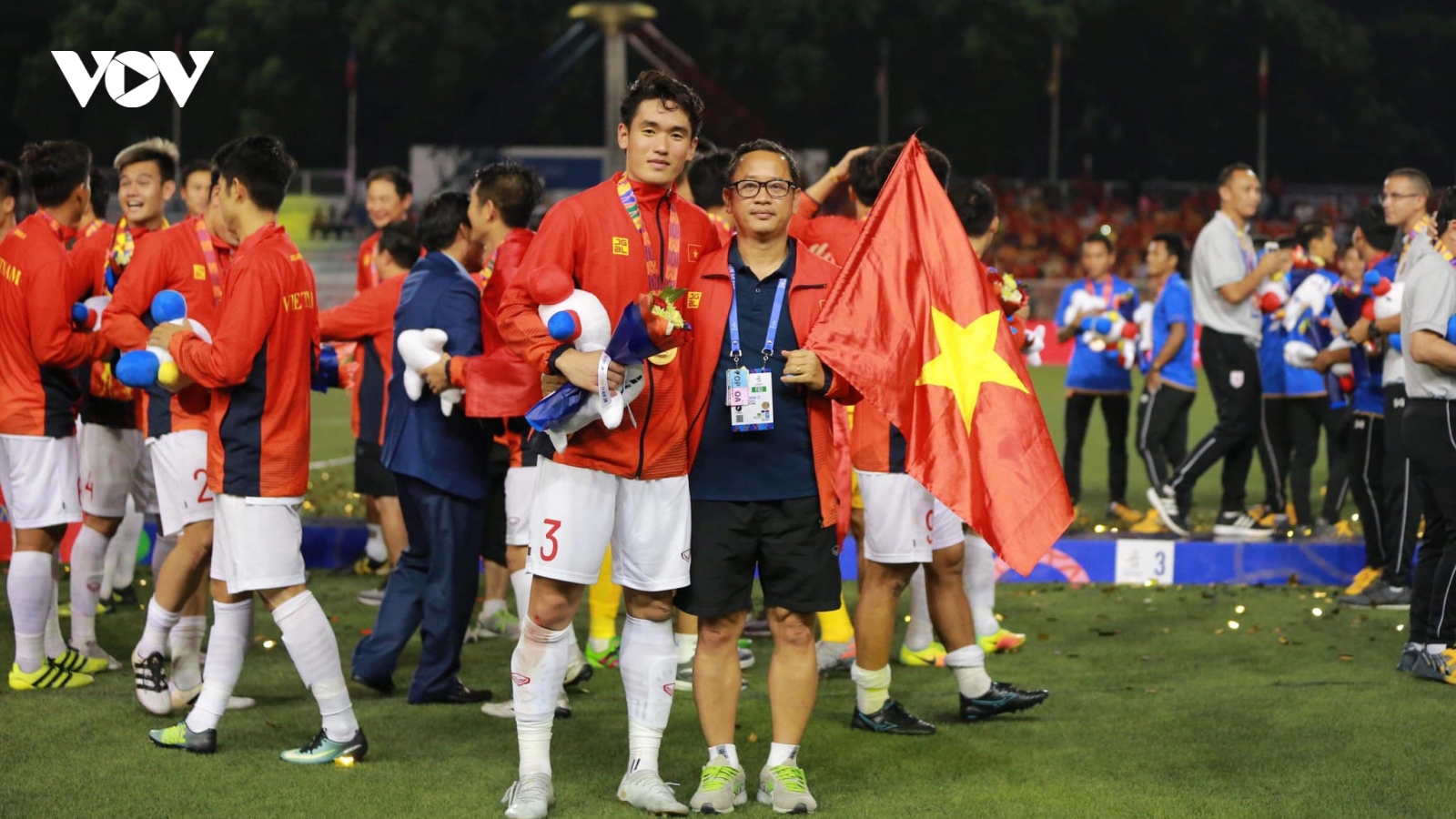 Cầu thủ vô địch V-League với 3 CLB khác nhau gia nhập đội hạng nhất