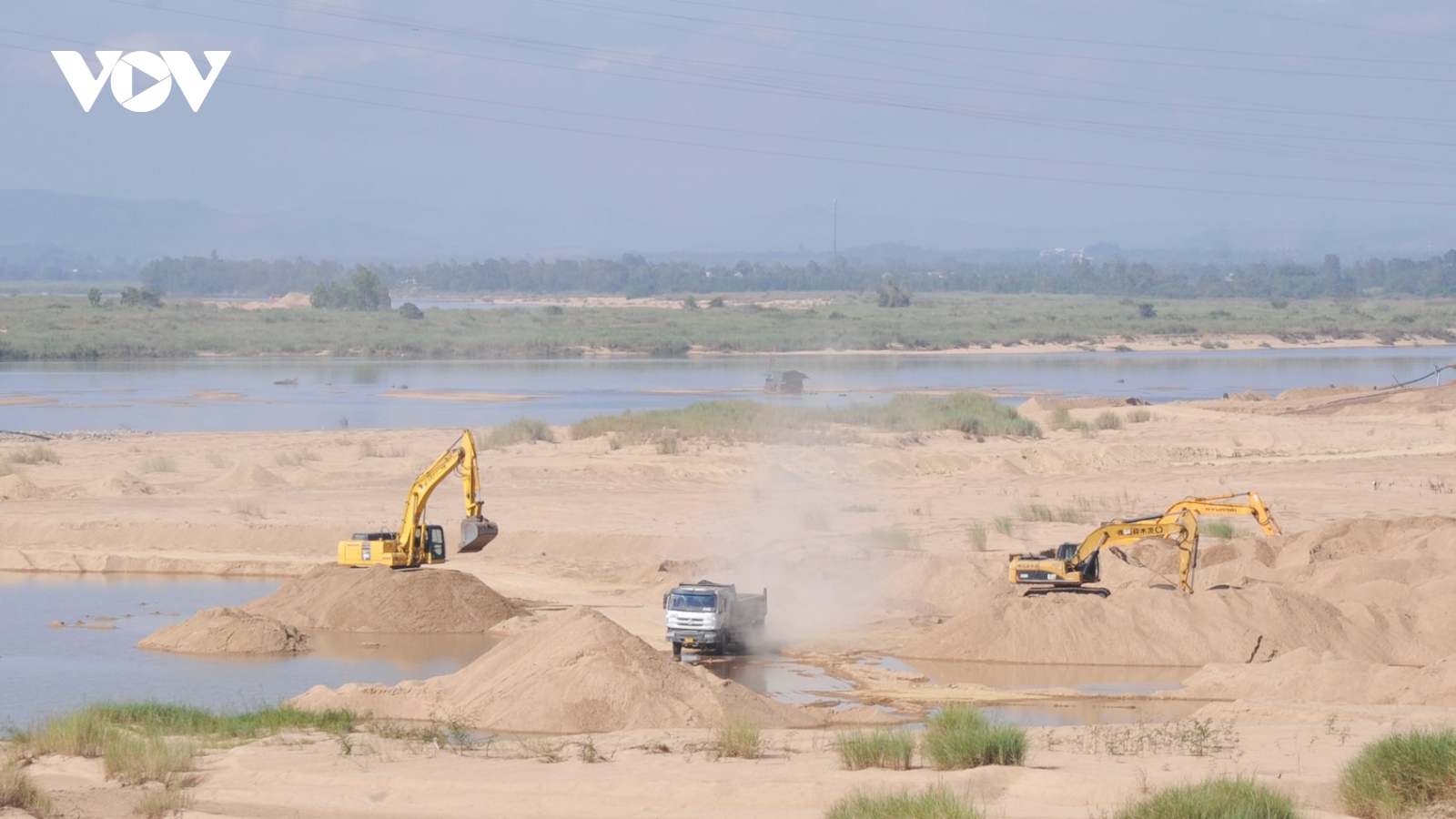 Phú Yên: Xử phạt 300 triệu đồng doanh nghiệp khai thác cát cung cấp cho cao tốc