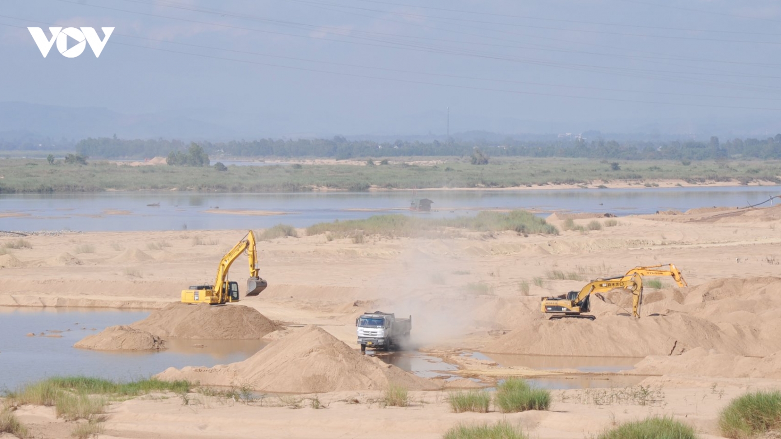 Phú Yên: Xử phạt 300 triệu đồng doanh nghiệp khai thác cát cung cấp cho cao tốc