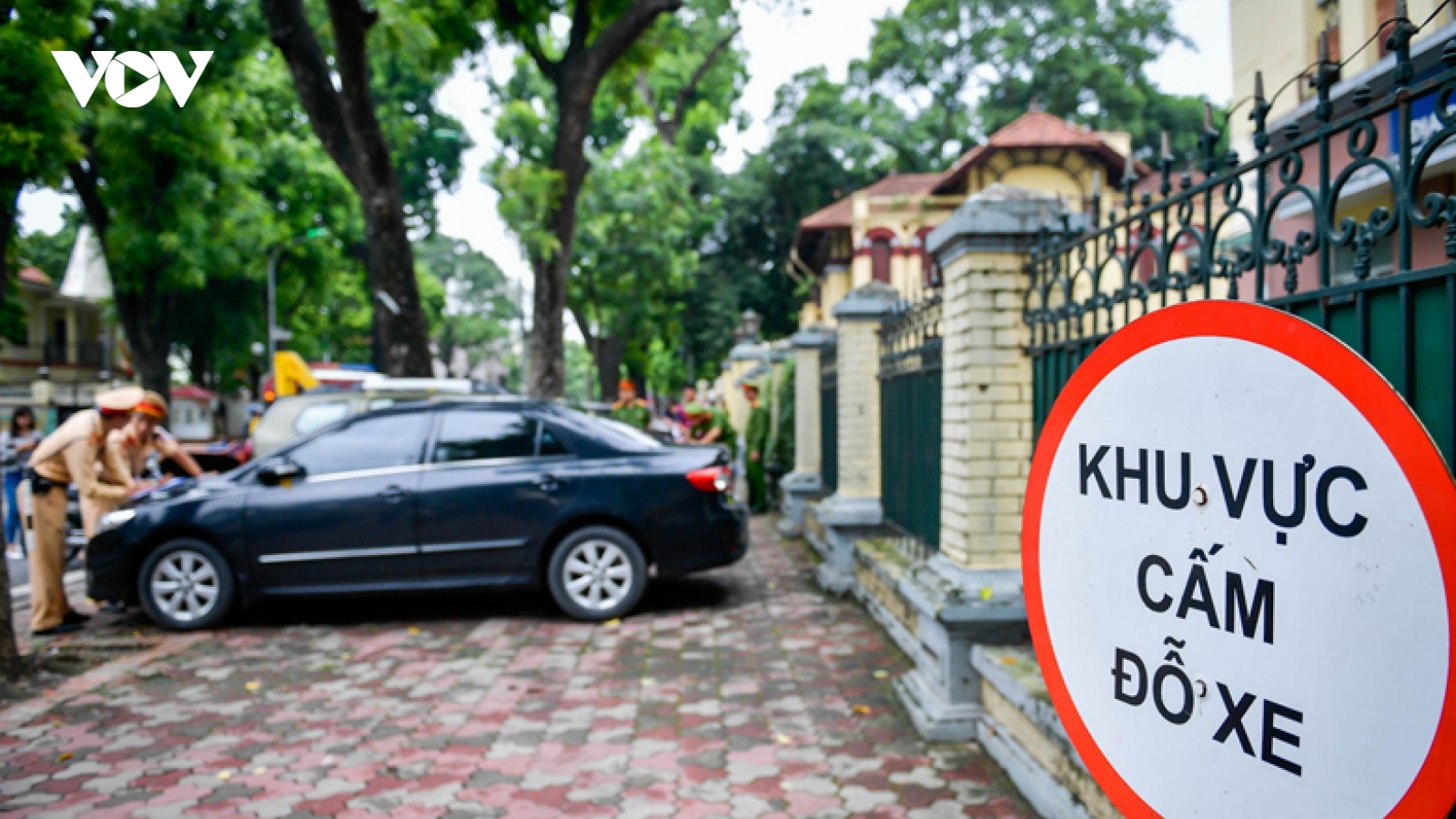 Tài xế không được dừng đỗ xe tại những điểm này