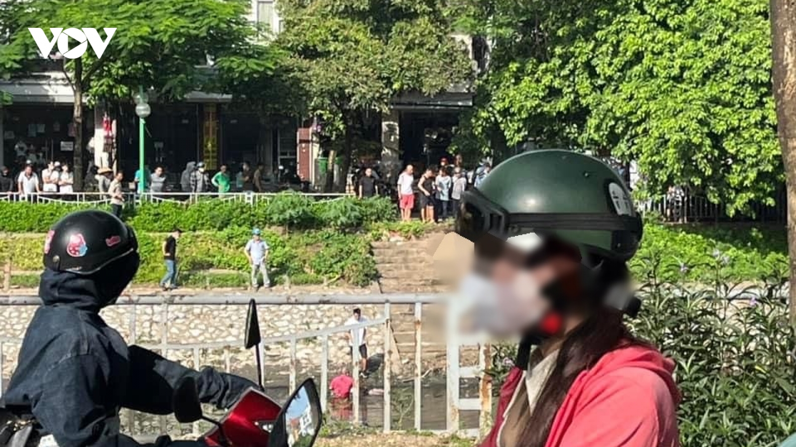 Phát hiện thi thể nam giới nổi trên sông Tô Lịch