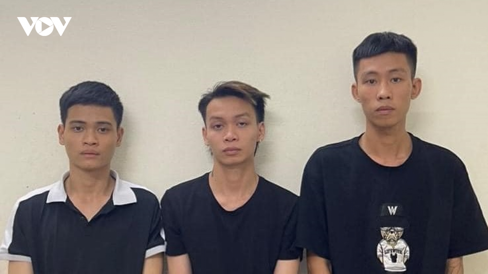 Đánh người đi đường vì "thấy ngứa mắt", 3 đối tượng bị bắt giữ