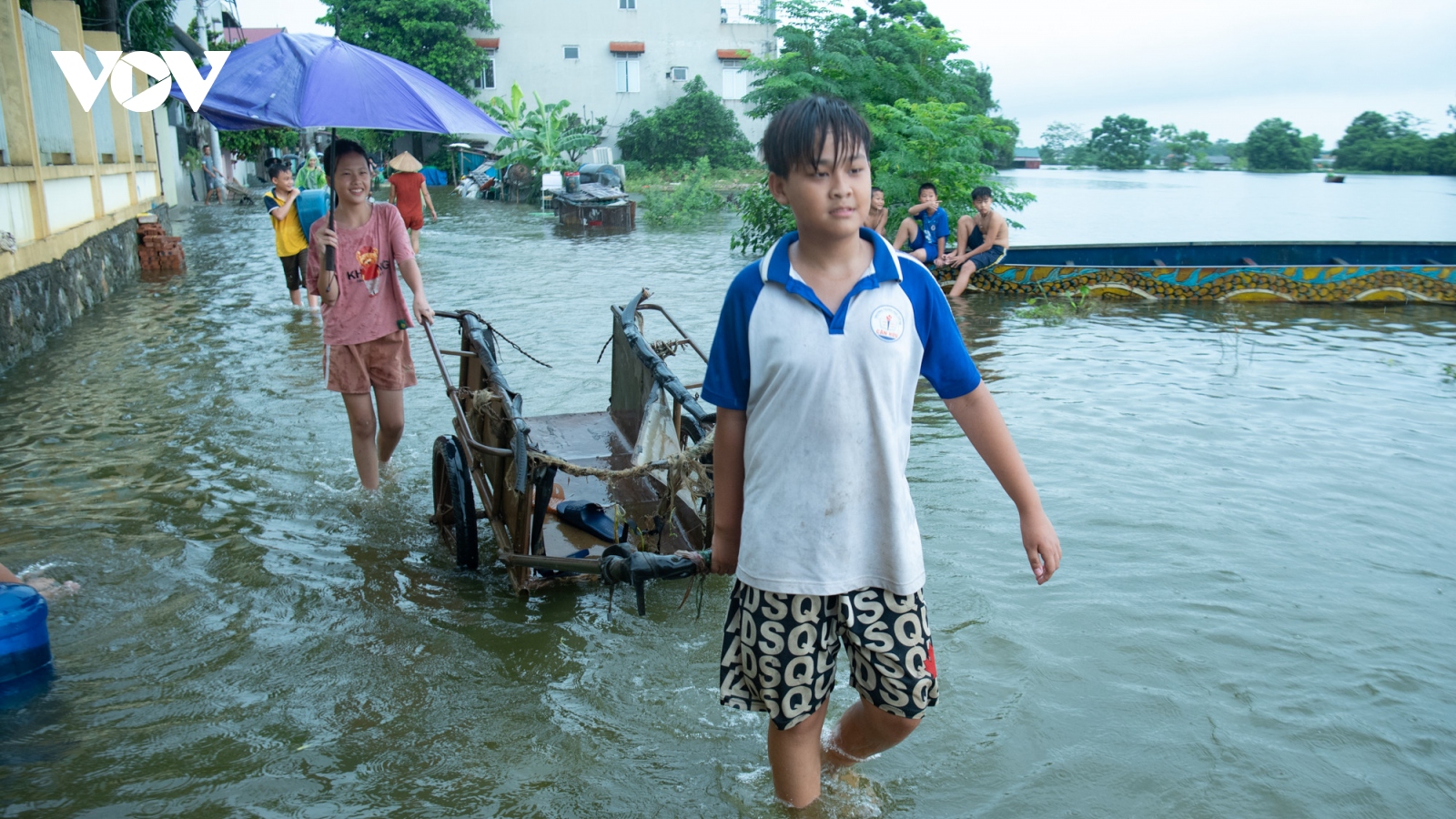16 xã của Hà Nội đang hứng chịu mưa ngập, 2 huyện dự báo nước dâng cao hơn