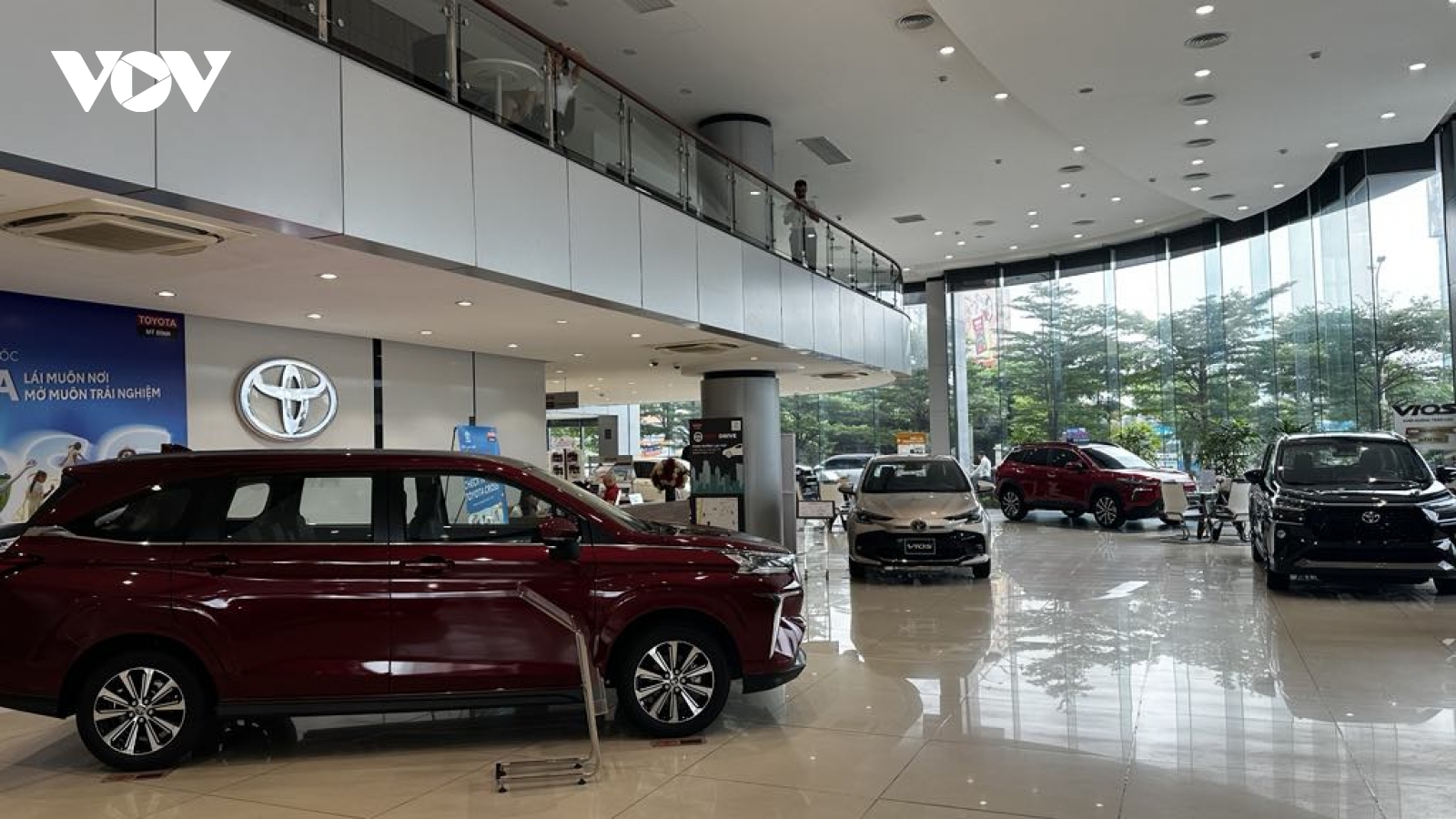 Hạn mức tiêu thụ nhiên liệu mới khiến 96% các mẫu xe chạy xăng phải dừng bán